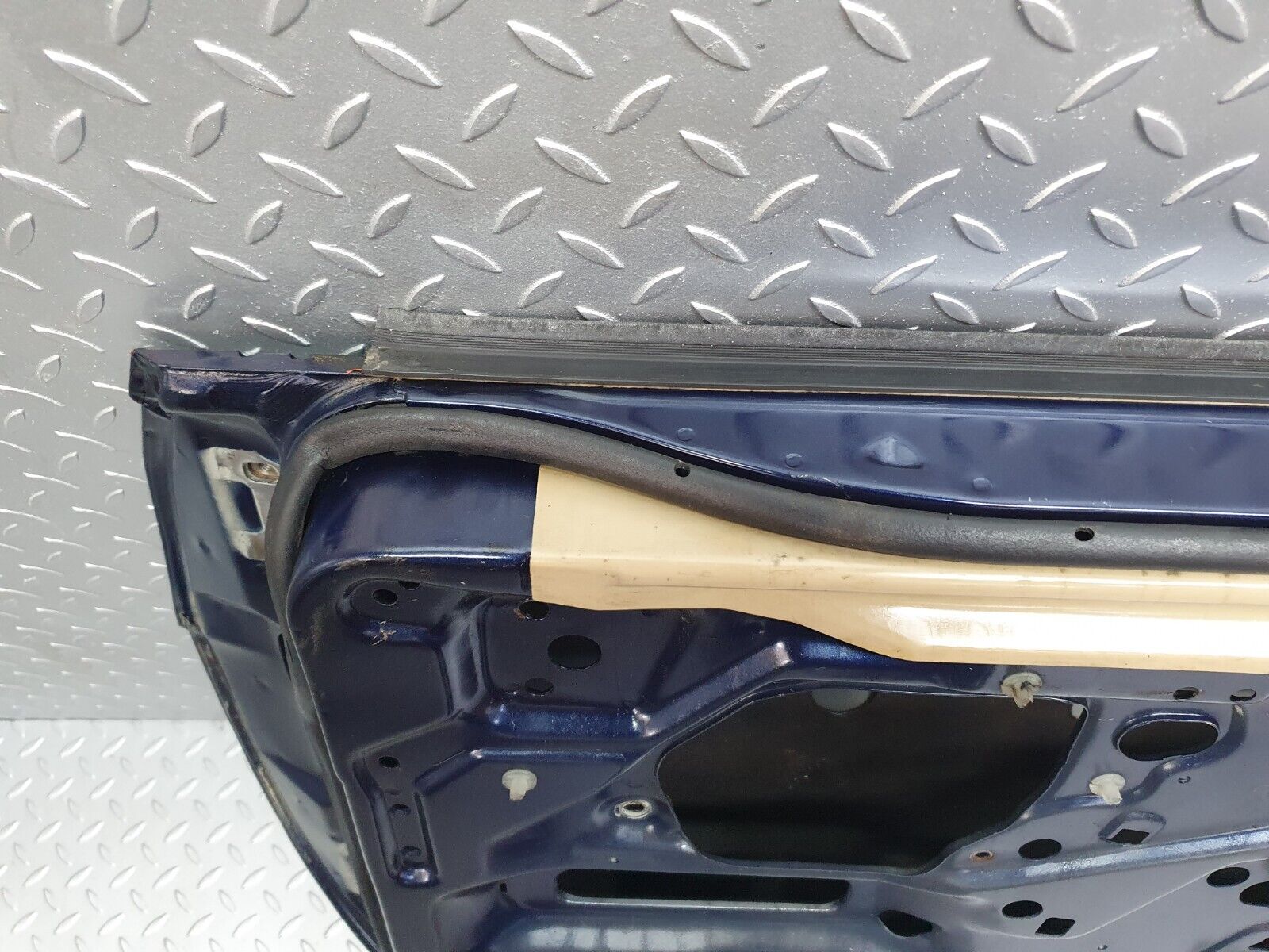 42414 Mercedes-Benz R129 320SL Coupe Left Door