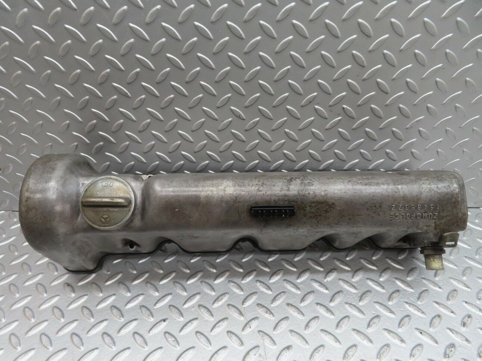 13827 Mercedes-Benz R107 450SL Cylinder Head Valve Cover Right Side 1160161905