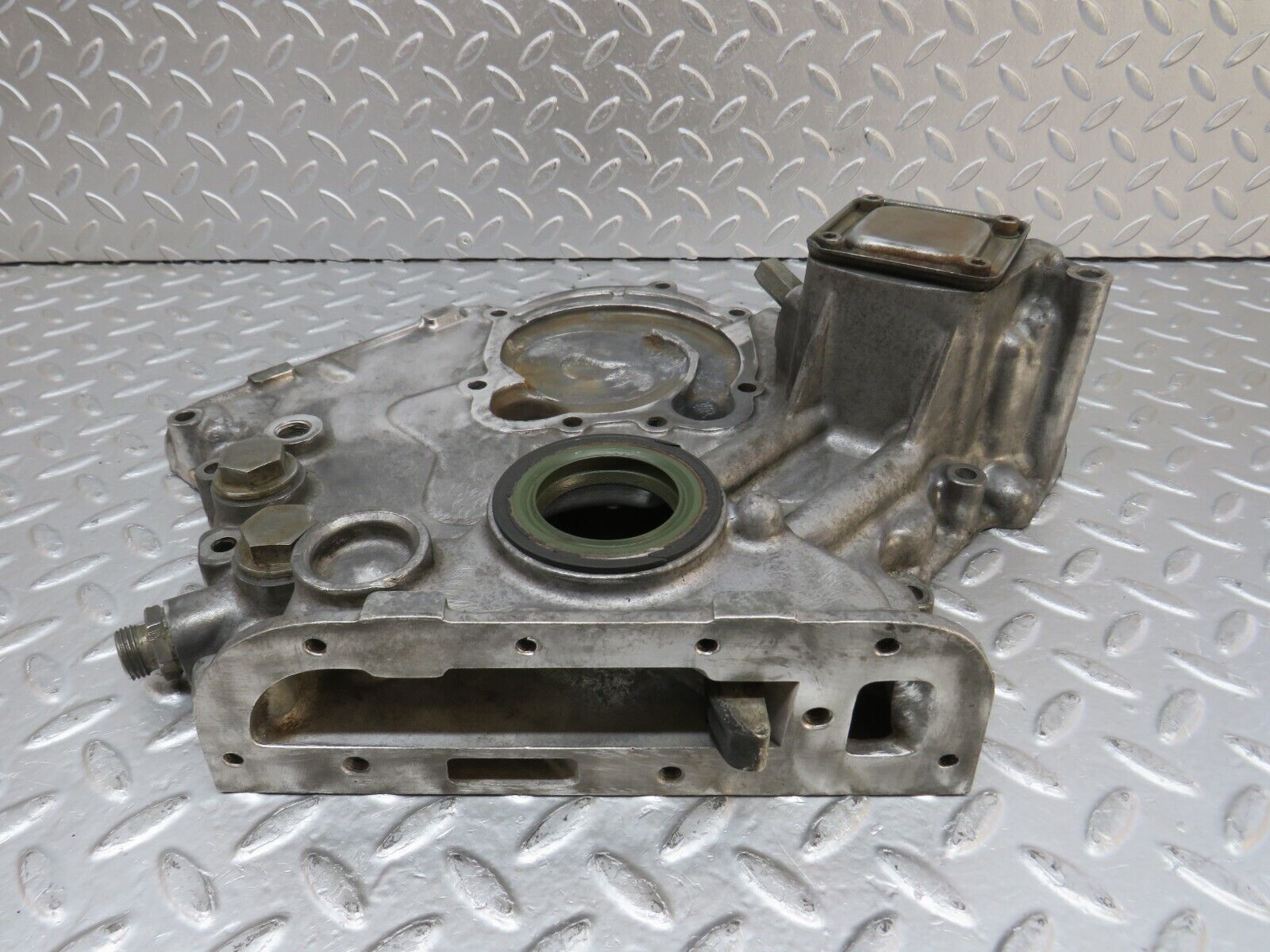 32846 Mercedes-Benz C107 R107 350 V8 Timing Chain Cover 1160151501