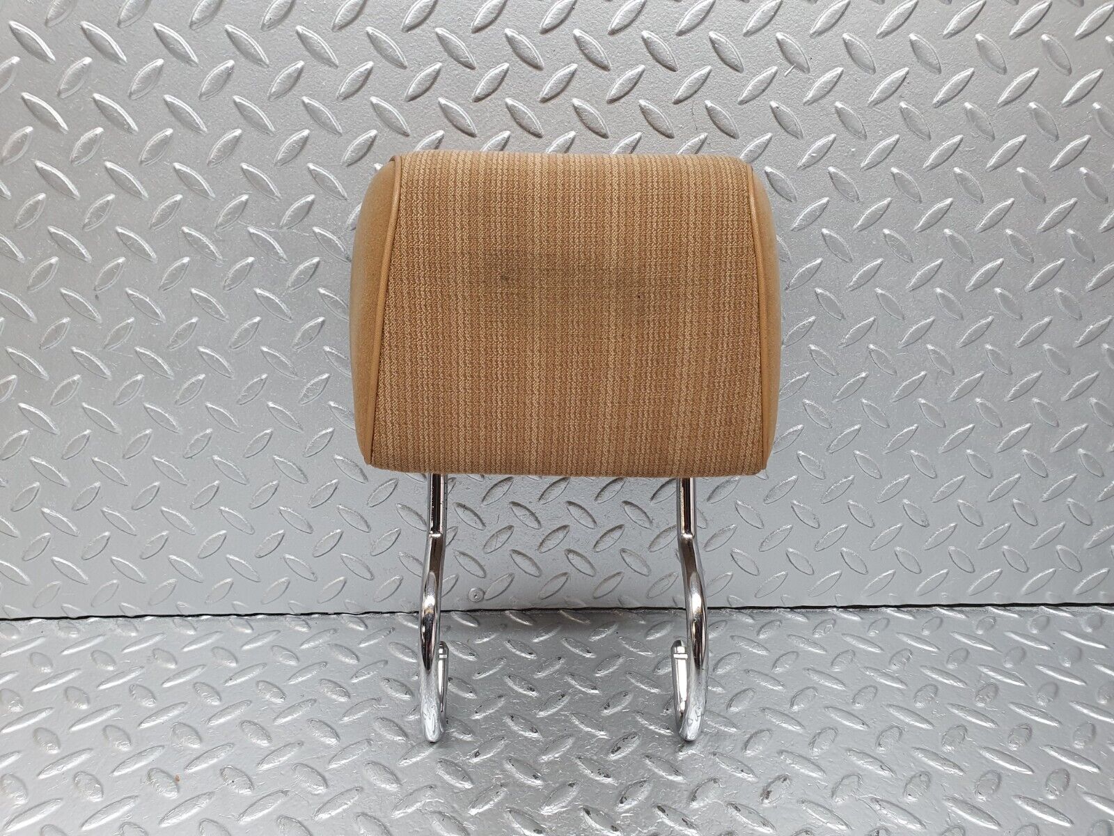 41726 Mercedes-Benz W124 200E Rear Headrest