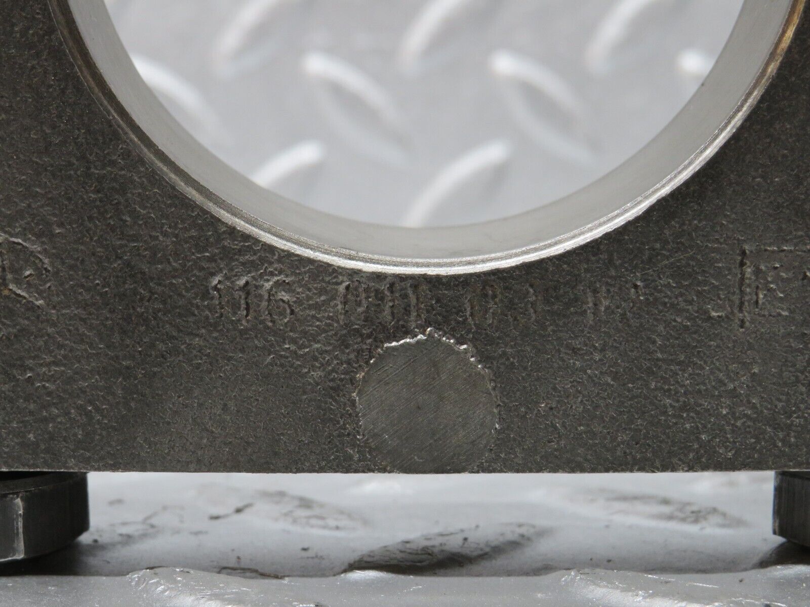 32866 Mercedes-Benz C107 R107 350 V8 Crankshaft Bearing Block 1160110312