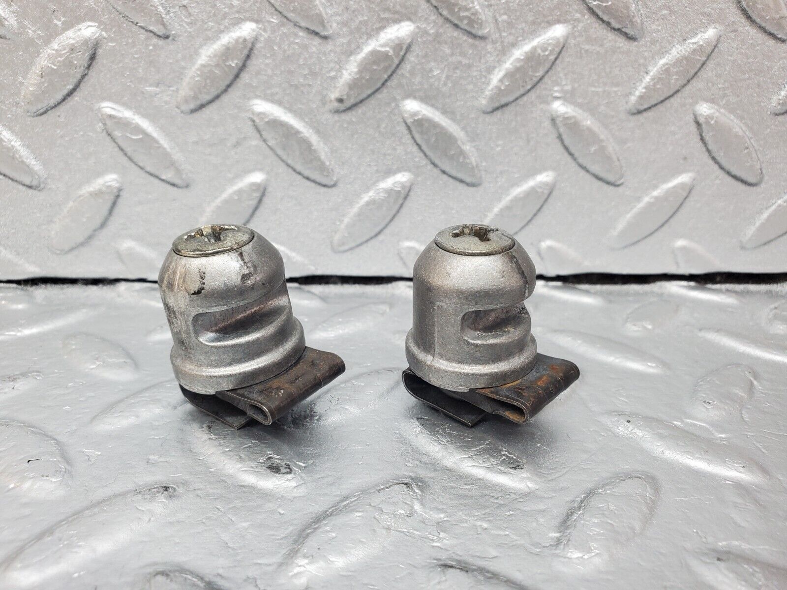 45728 Mercedes-Benz W126 420SE Rear Seat Holder 2X