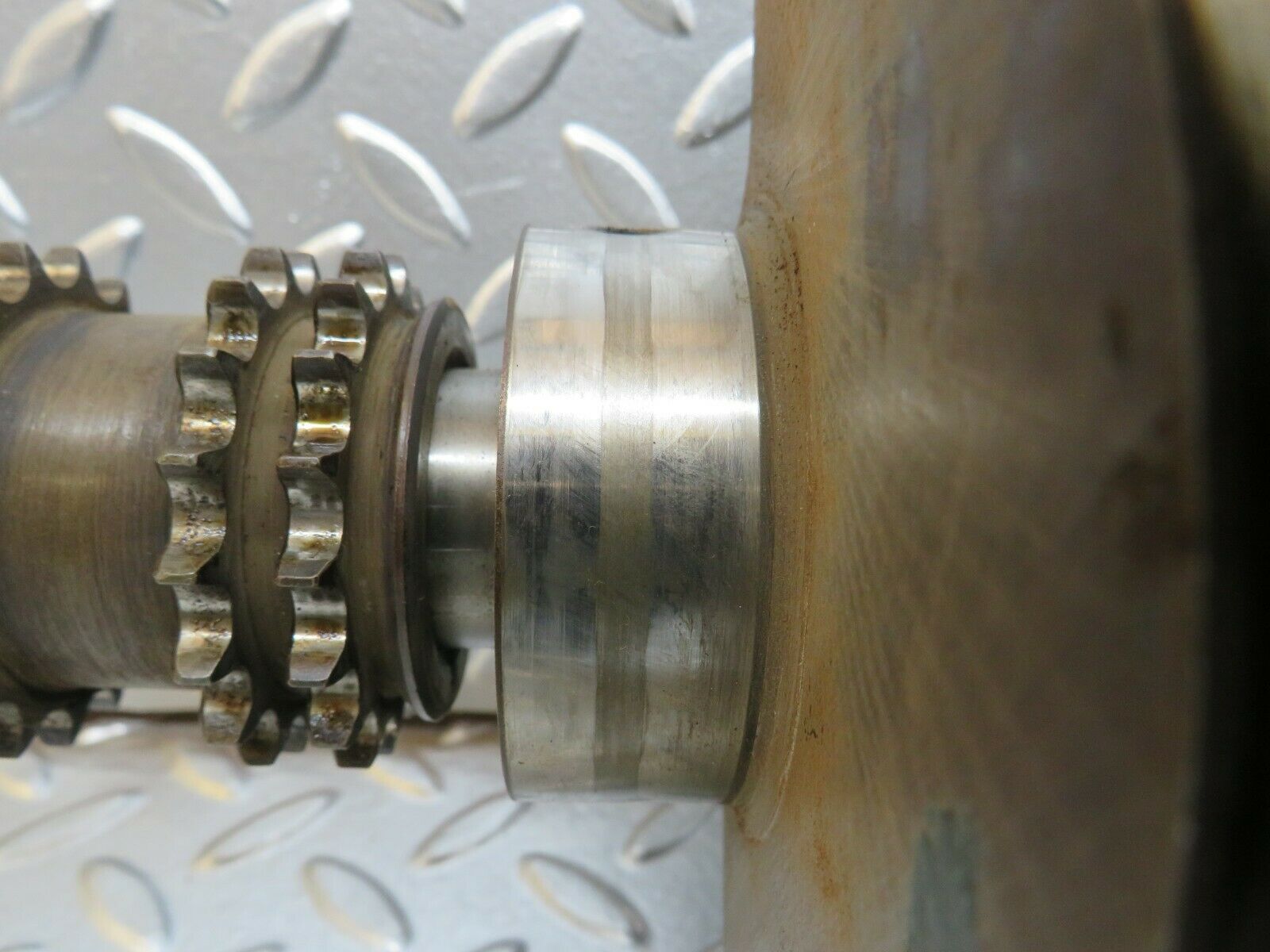 23879 Mercedes-Benz R107 450SL Crankshaft 1170311001