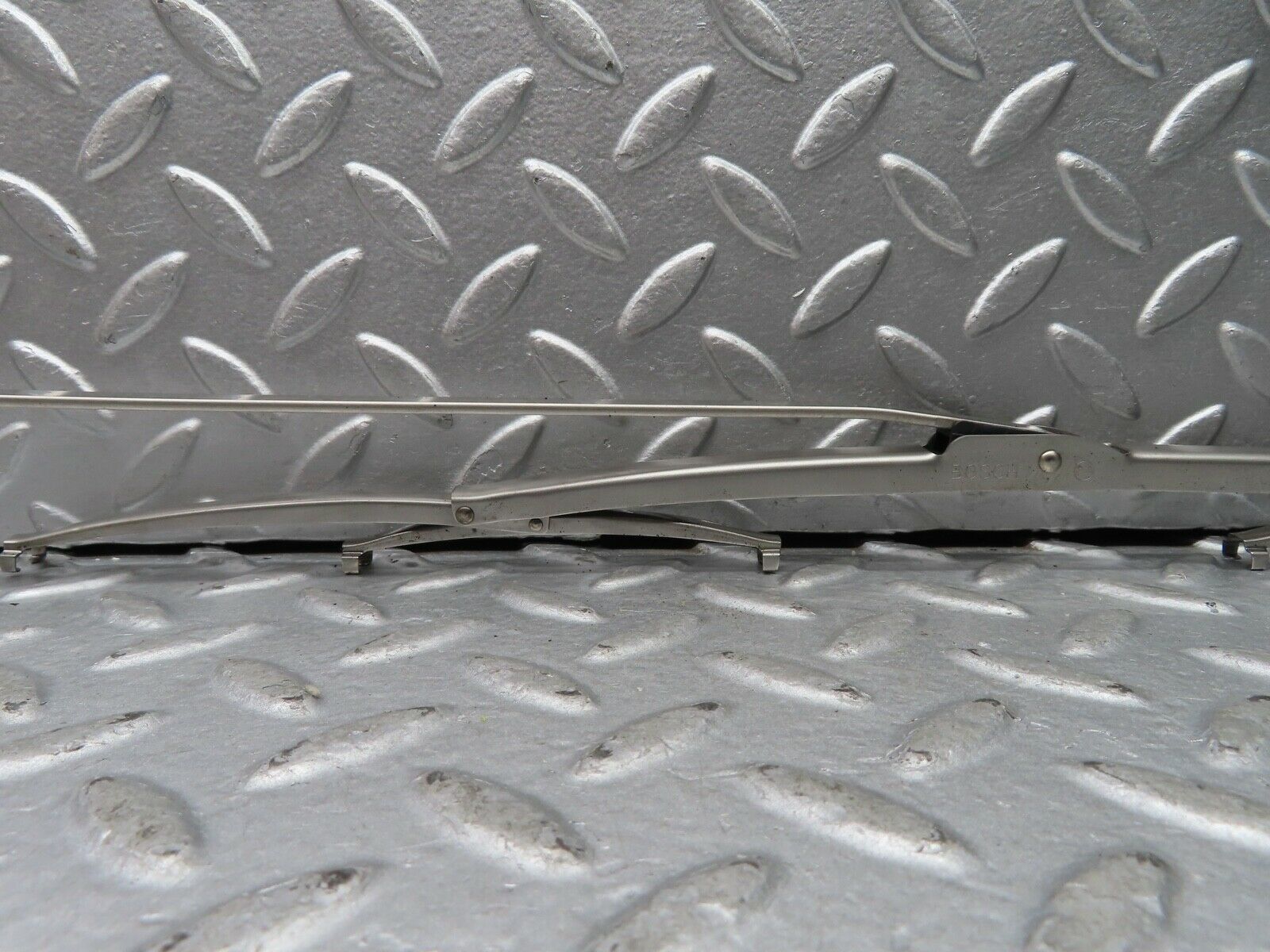 20556 Mercedes-Benz R107 450SL Wiper Arm Bosch Right Side