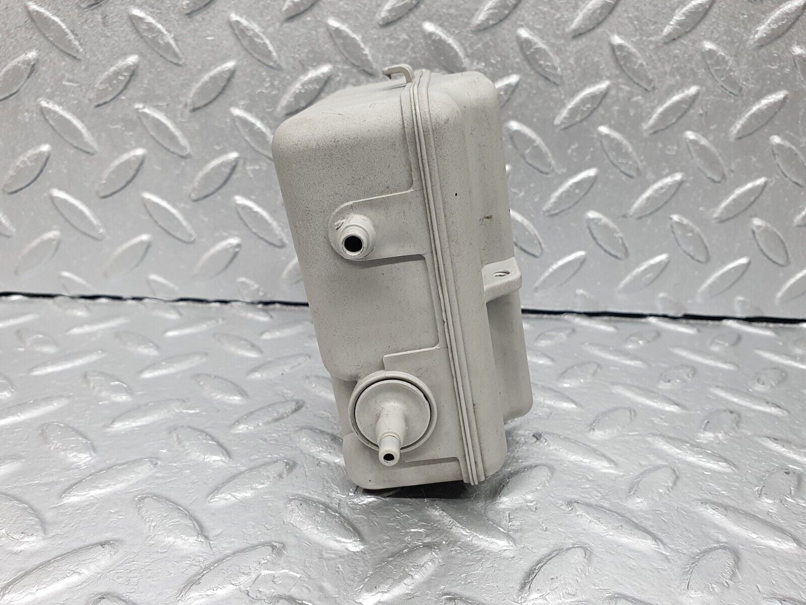 41865 Mercedes-Benz W202 C200 Vacuum Reservoir 1708050019