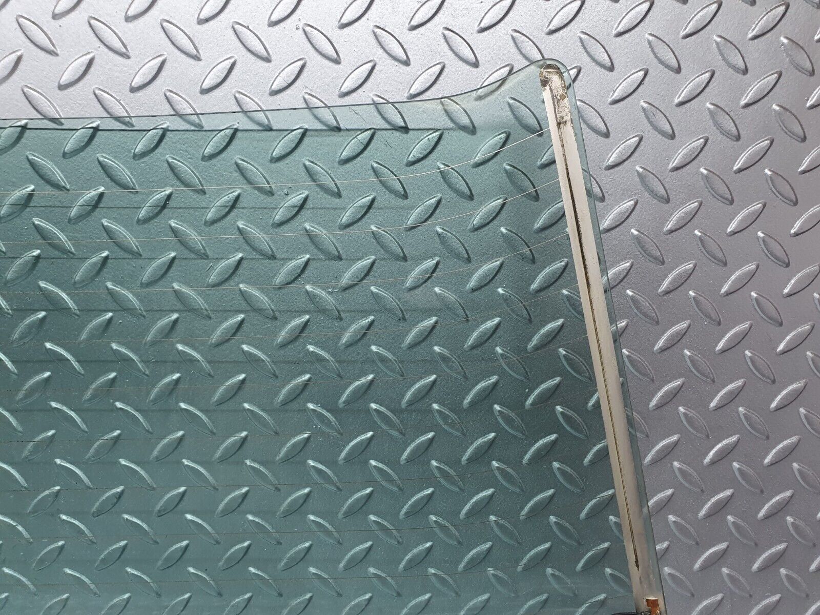 42919 Mercedes-Benz W201 190 2.0L Rear Heated Windscreen Glass