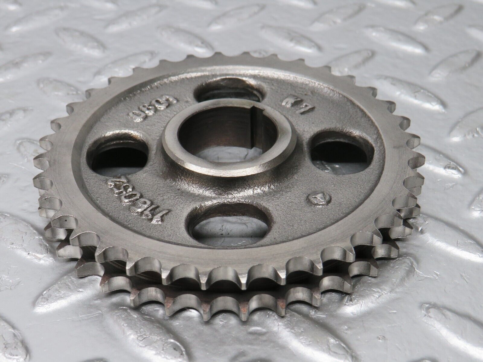 32969 Mercedes-Benz C107 R107 350 V8 Camshaft Timing Gear 1160520601