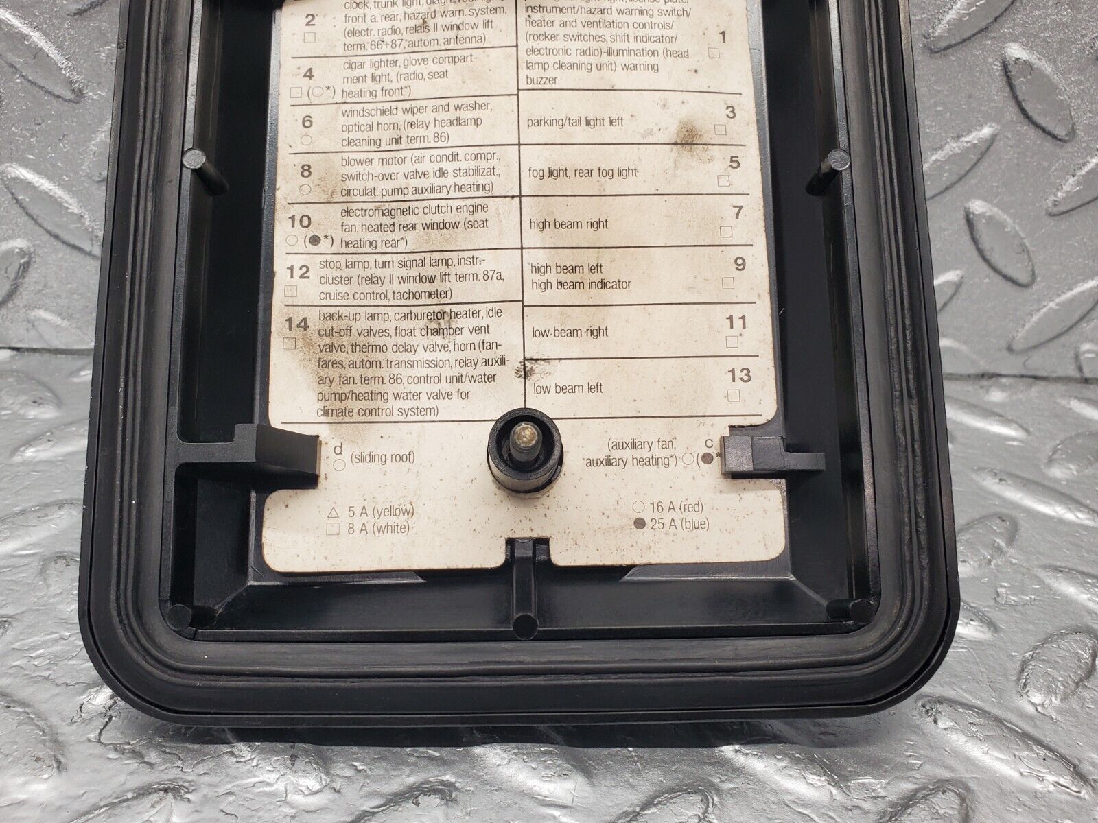 46361 Mercedes-Benz C123 280CE Coupe Fuse Box Cover Lid 1235400082