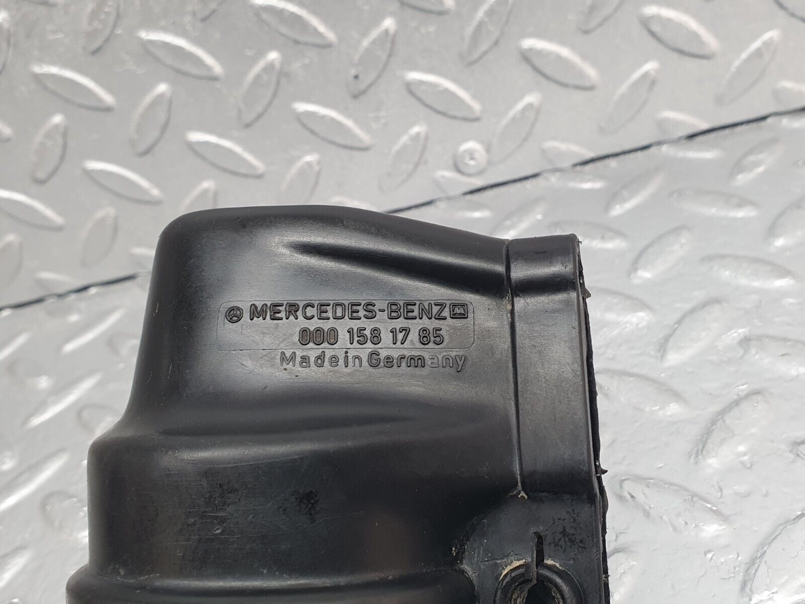 43415 Mercedes-Benz C126 380SEC Coupe Ignition Coil Protective Cap 0001581785