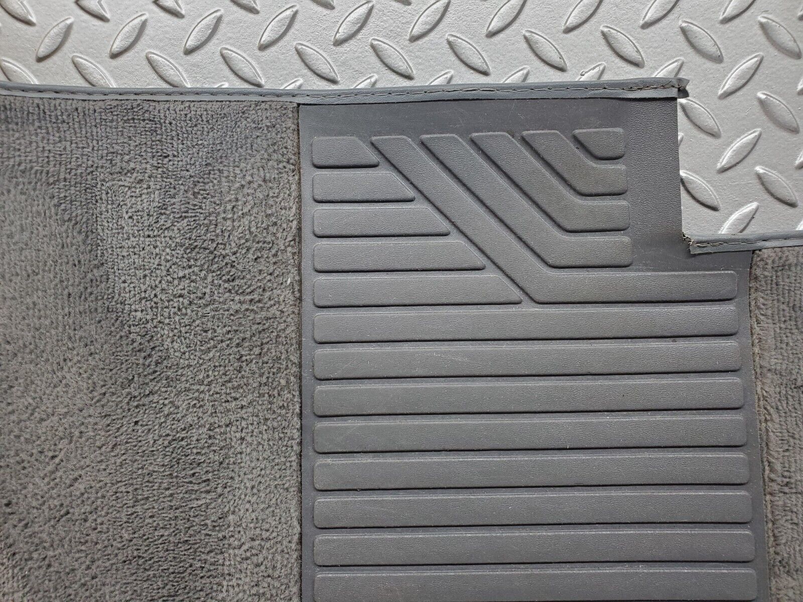 44739 Mercedes-Benz W124 220E Front Right Floor Carpet Grey 1246803840