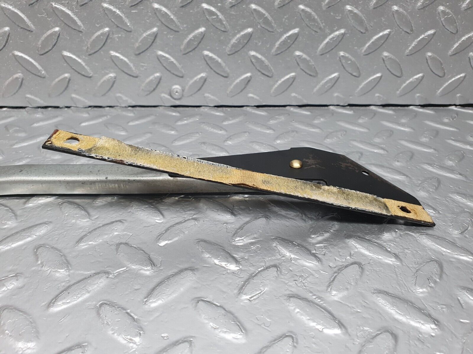 43095 Mercedes-Benz W108 280SE Front Right Seat Side Sliding Adjust Handle