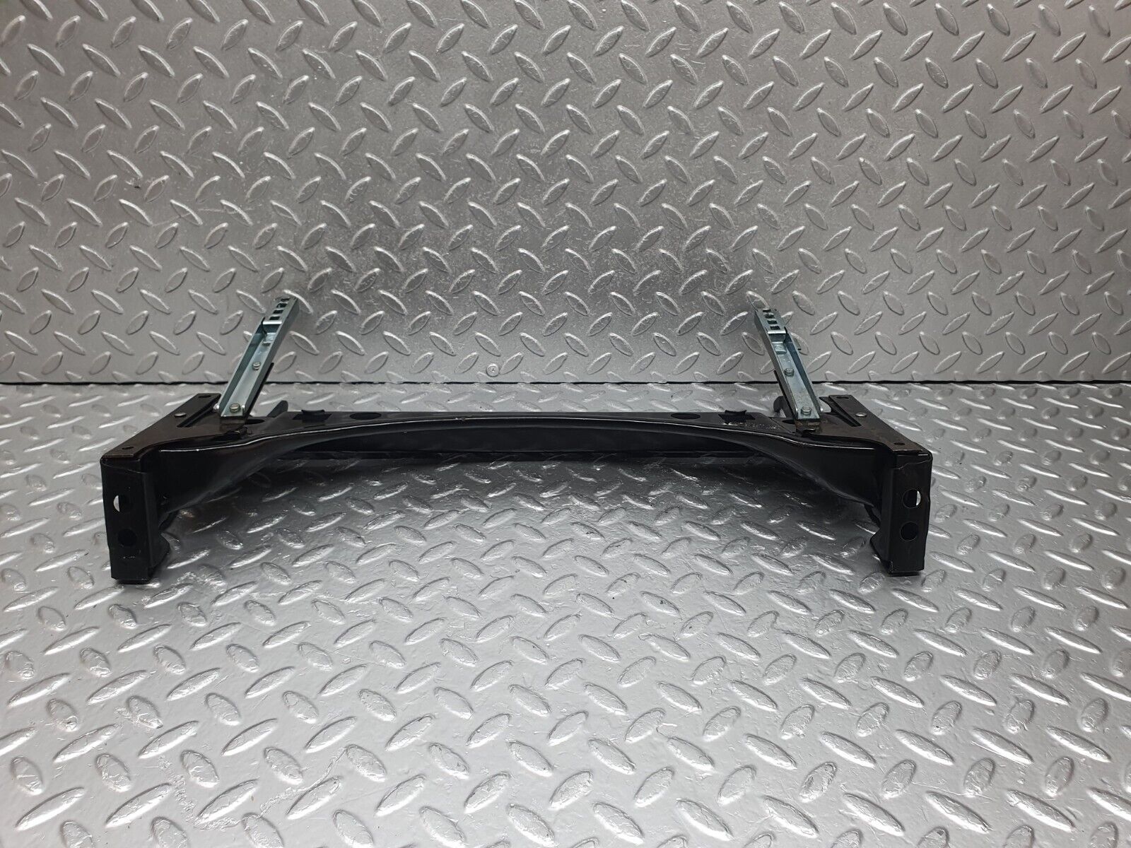 43948 Mercedes-Benz C123 230CE Coupe Front Right Seat Sliding Mechanism