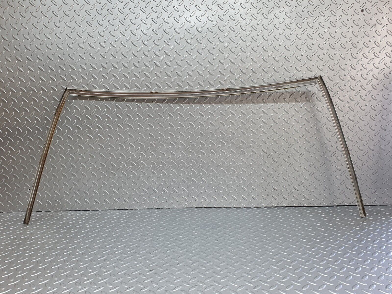 43054 Mercedes-Benz R107 Hardtop Windscreen Chrome Frame