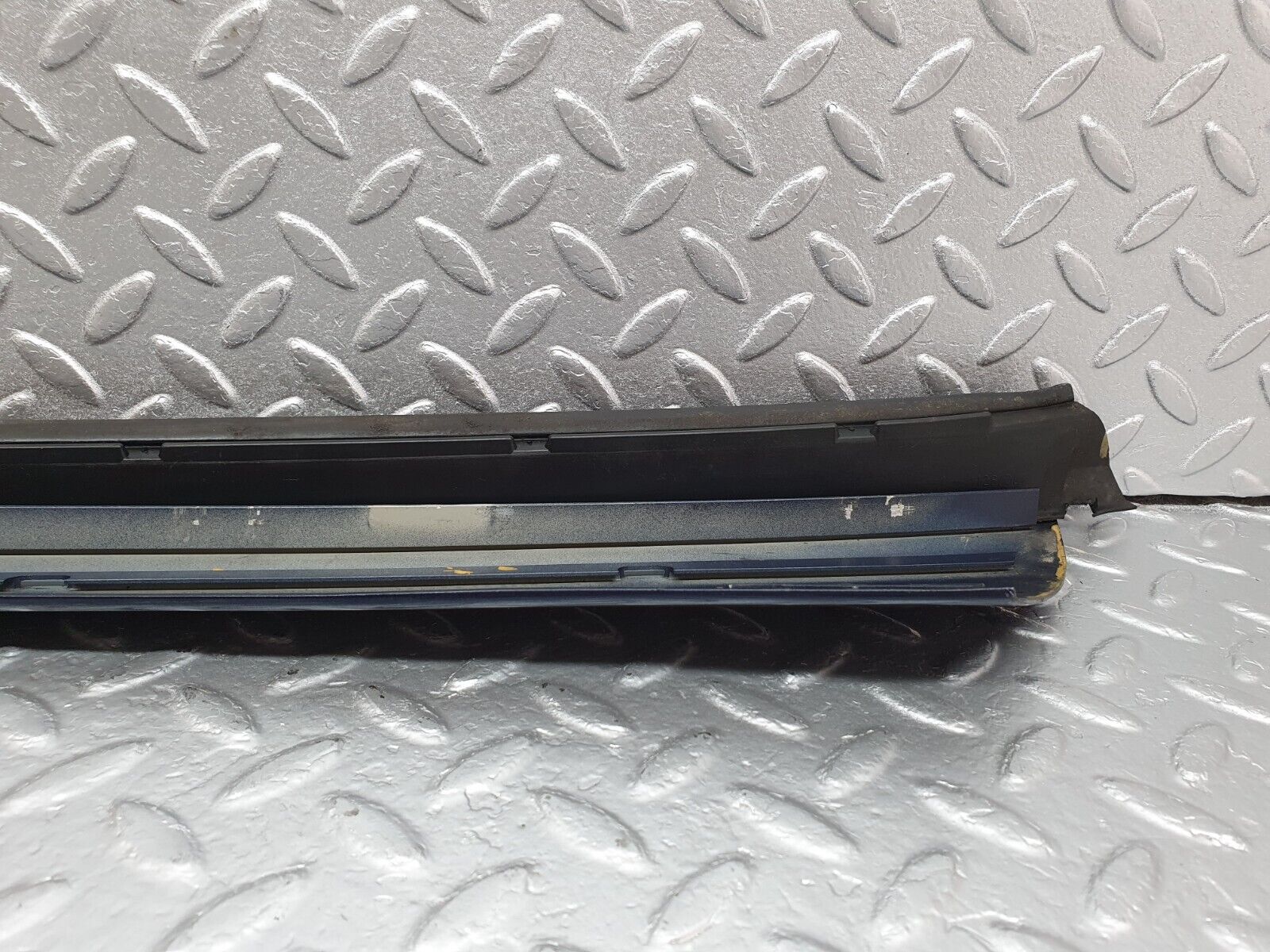 42208 Mercedes-Benz R129 320SL Coupe A Pillar Exterior Trim Cover Left 1296982330