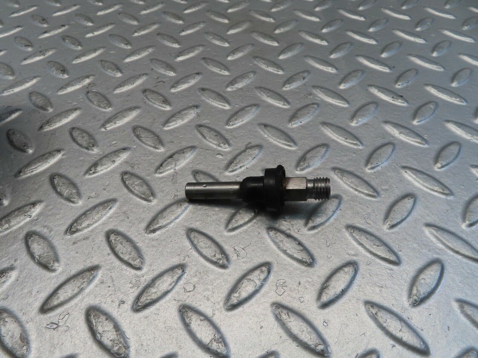 11037 Mercedes-Benz R107 W116 Fuel Injector Bosch 0437502010