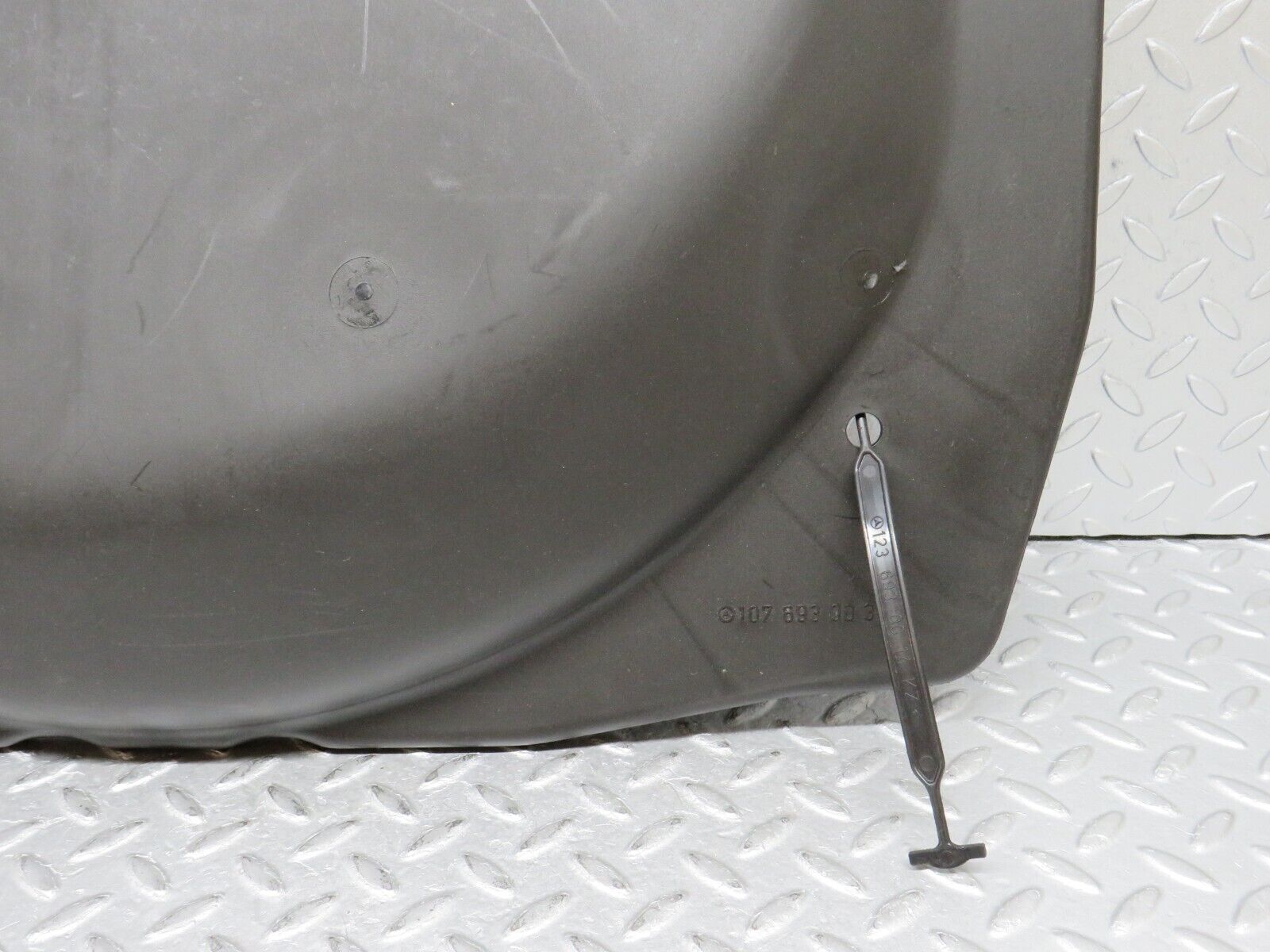 36230 Mercedes-Benz R107 280SL Spare Wheel Cover 1076930033 1236930014