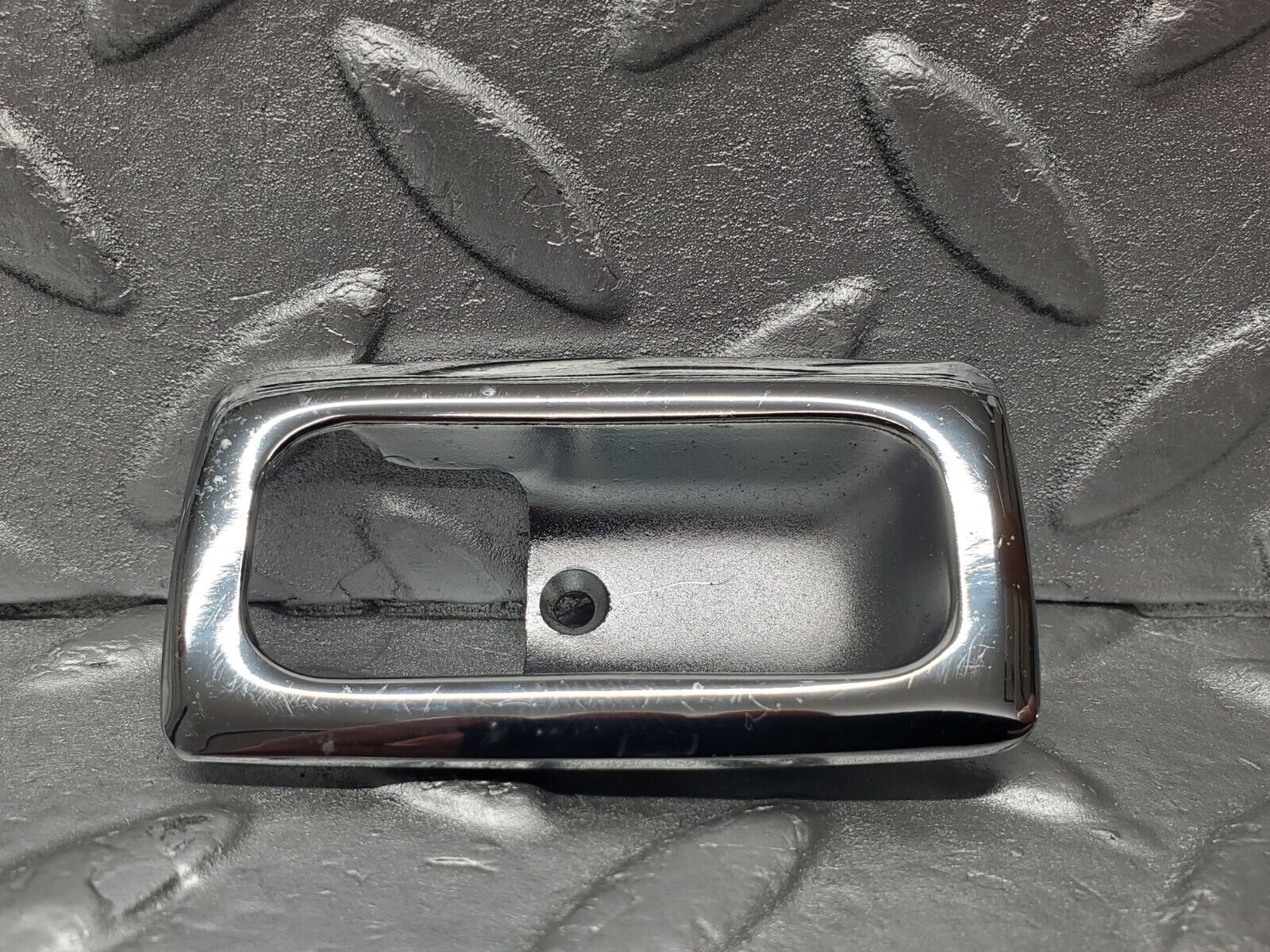 46465 Mercedes-Benz C123 280CE Coupe Door Lock Handle Surround Chrome