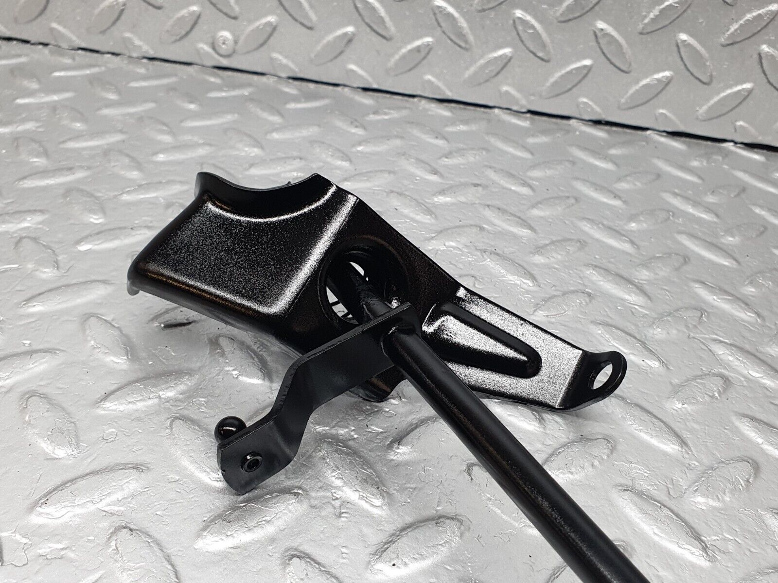 43569 Mercedes-Benz C126 380SEC Coupe Throttle Linkage