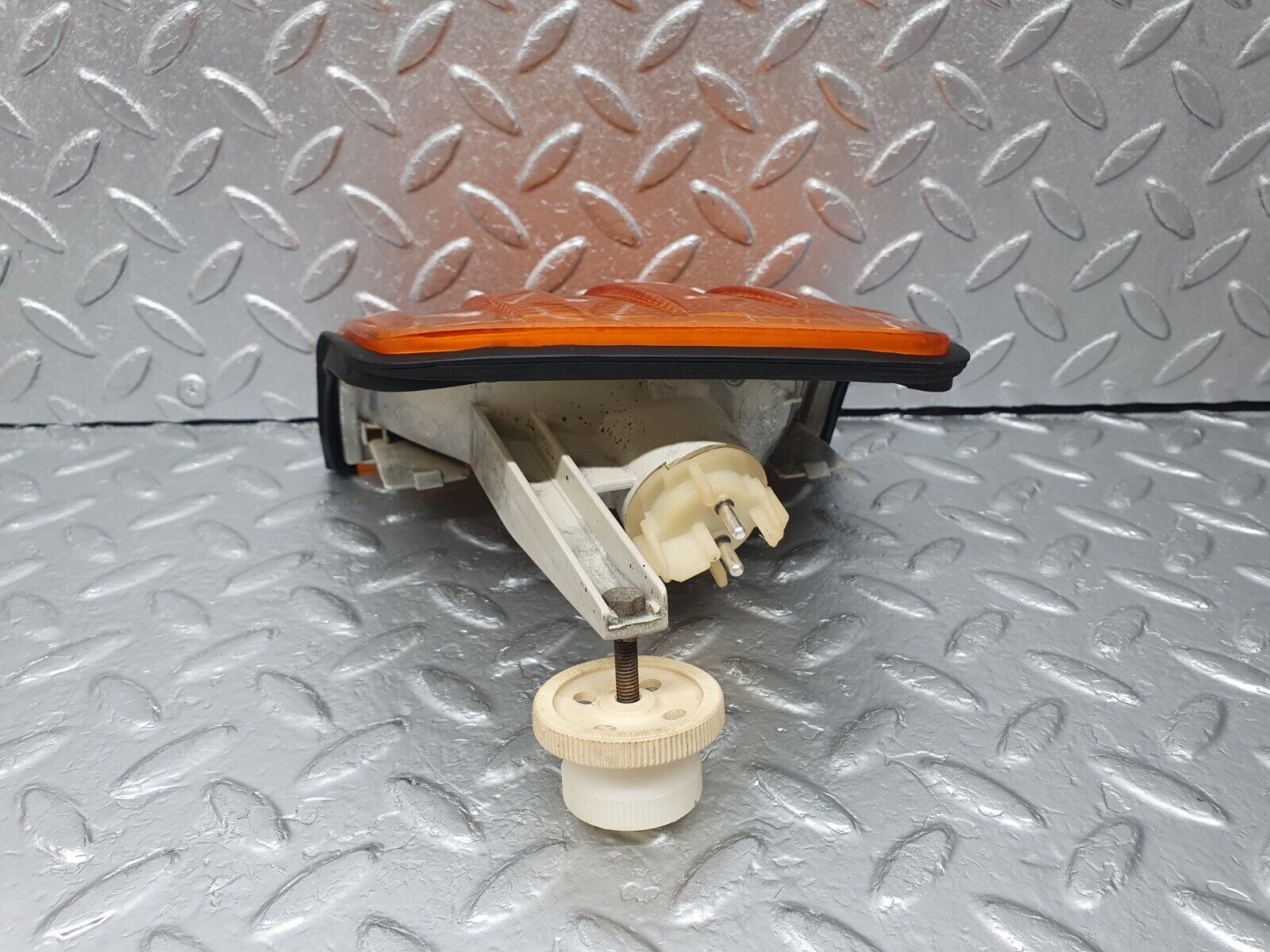 42784 Mercedes-Benz W201 190 2.0L Indicator Light Front Left Bosch 1305232911