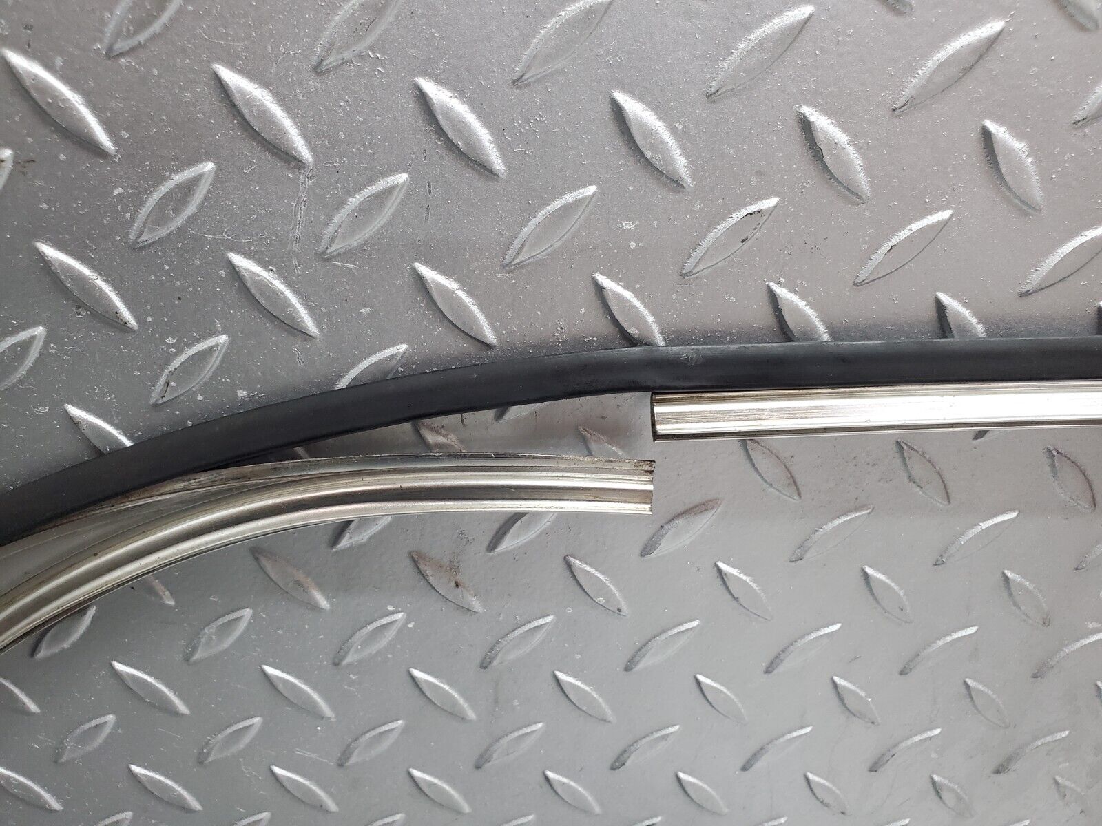 44547 Mercedes-Benz W123 280E Roof Chrome Moulding Trim Left Side 1236981330