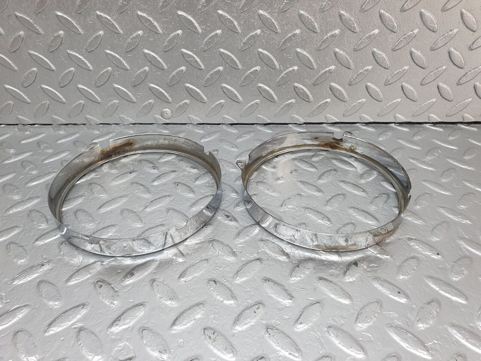 43276 Mercedes-Benz W108 280SE Headlight Chrome Frame