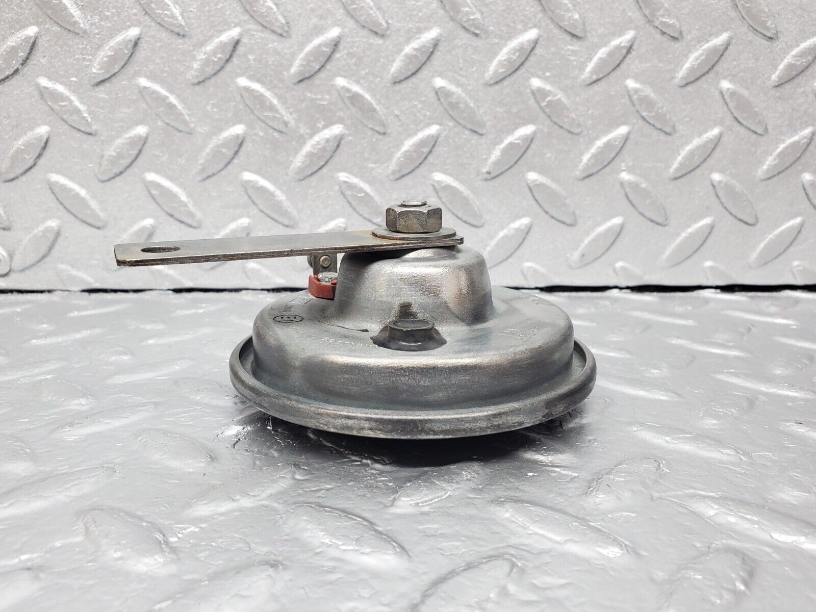 45739 Mercedes-Benz W126 420SE Horn HELLA 002952