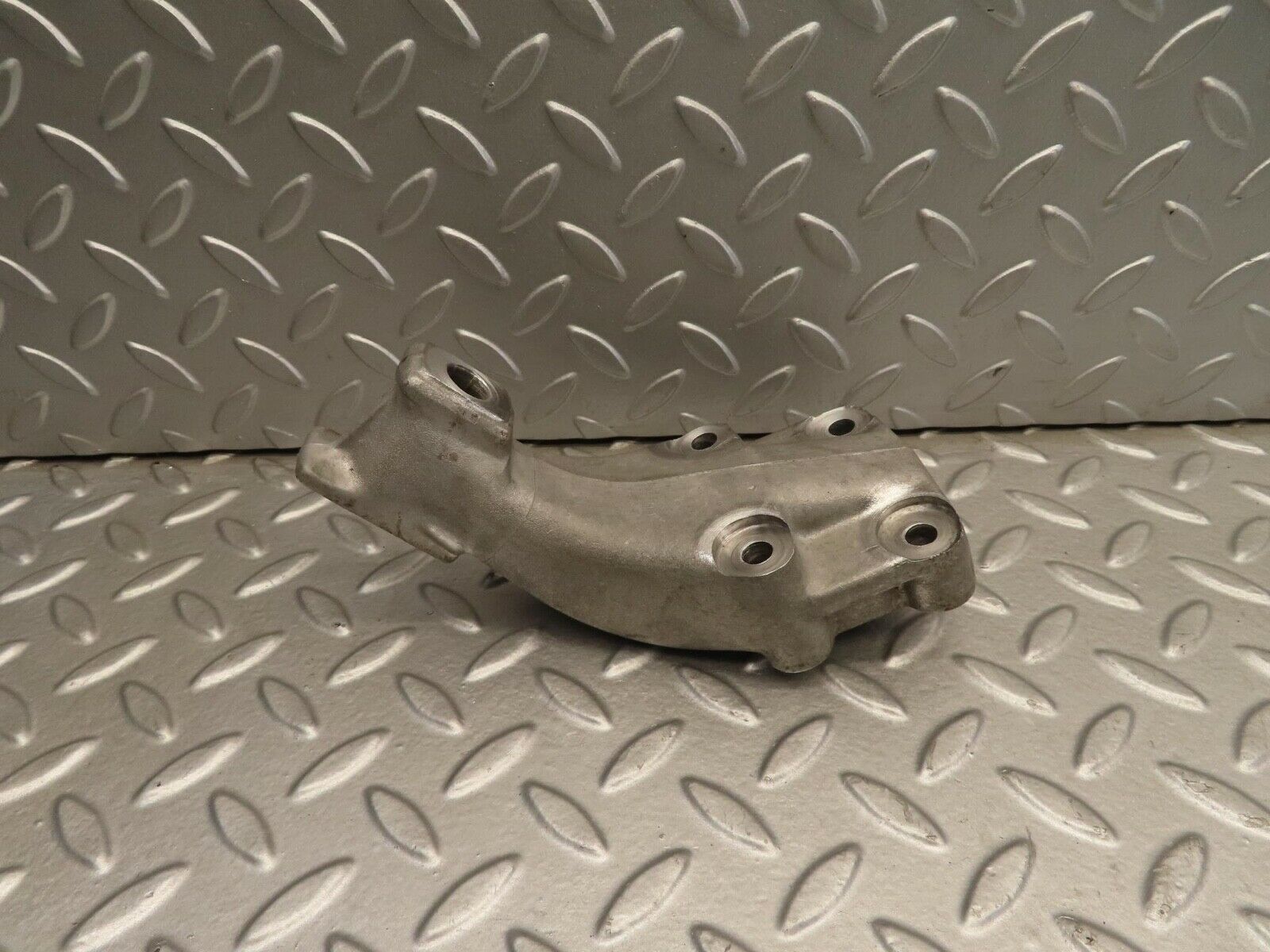 11745 Mercedes-Benz R107 450SL Engine Mount Bracket Right 1162234704