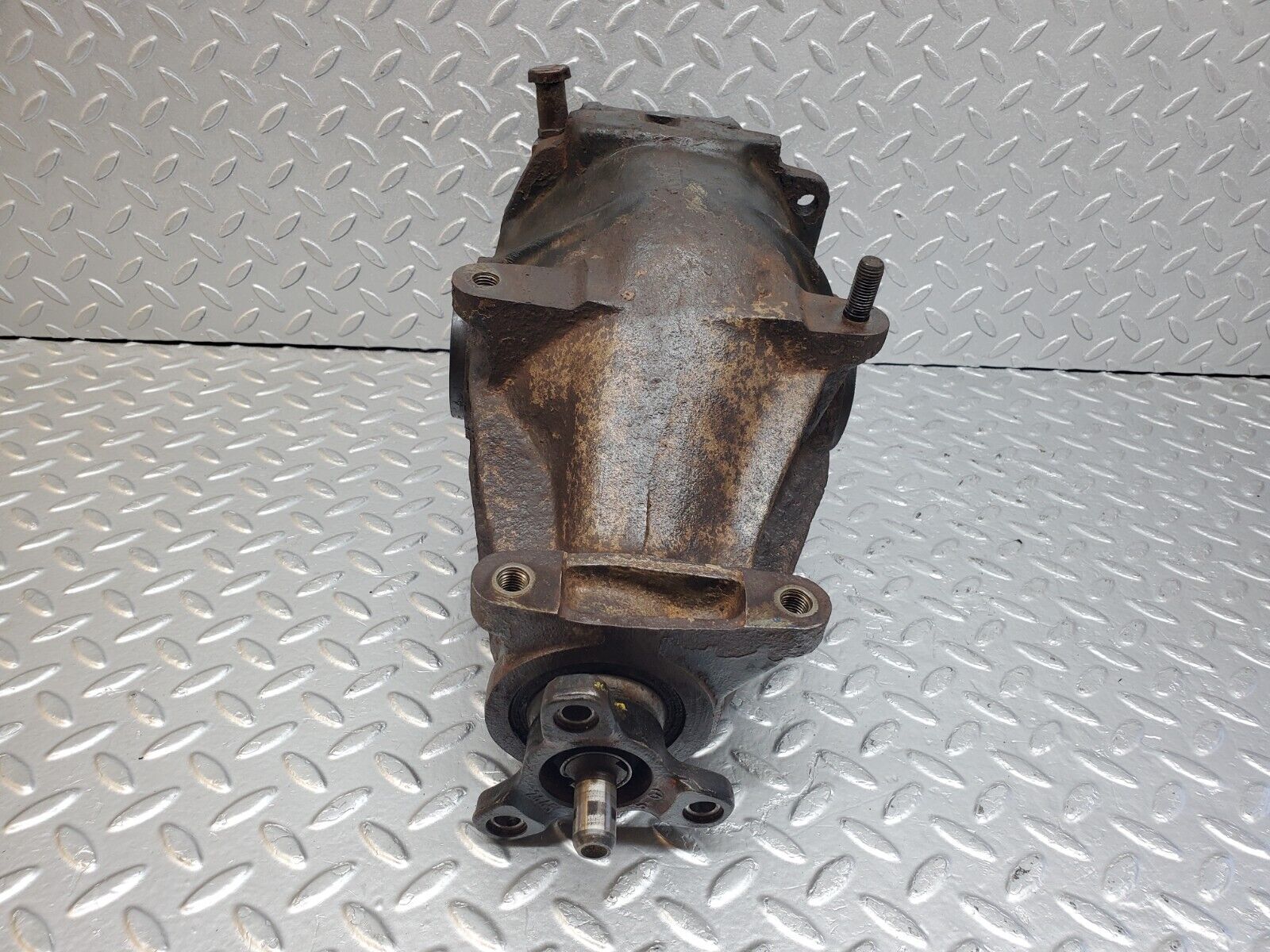 44447 Mercedes-Benz W123 280E Rear Differential Ratio 3.58 1233510101
