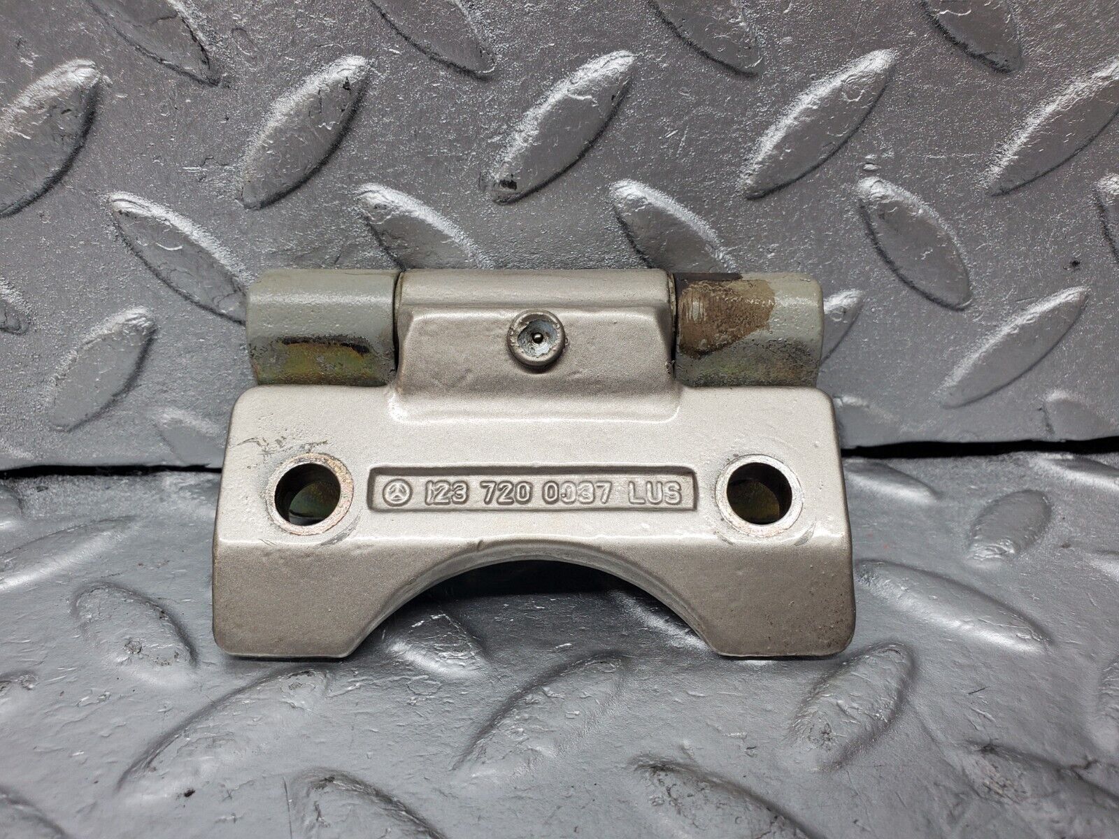 45552 Mercedes-Benz W126 420SE Door Hinge Pair Left Side 1237200037