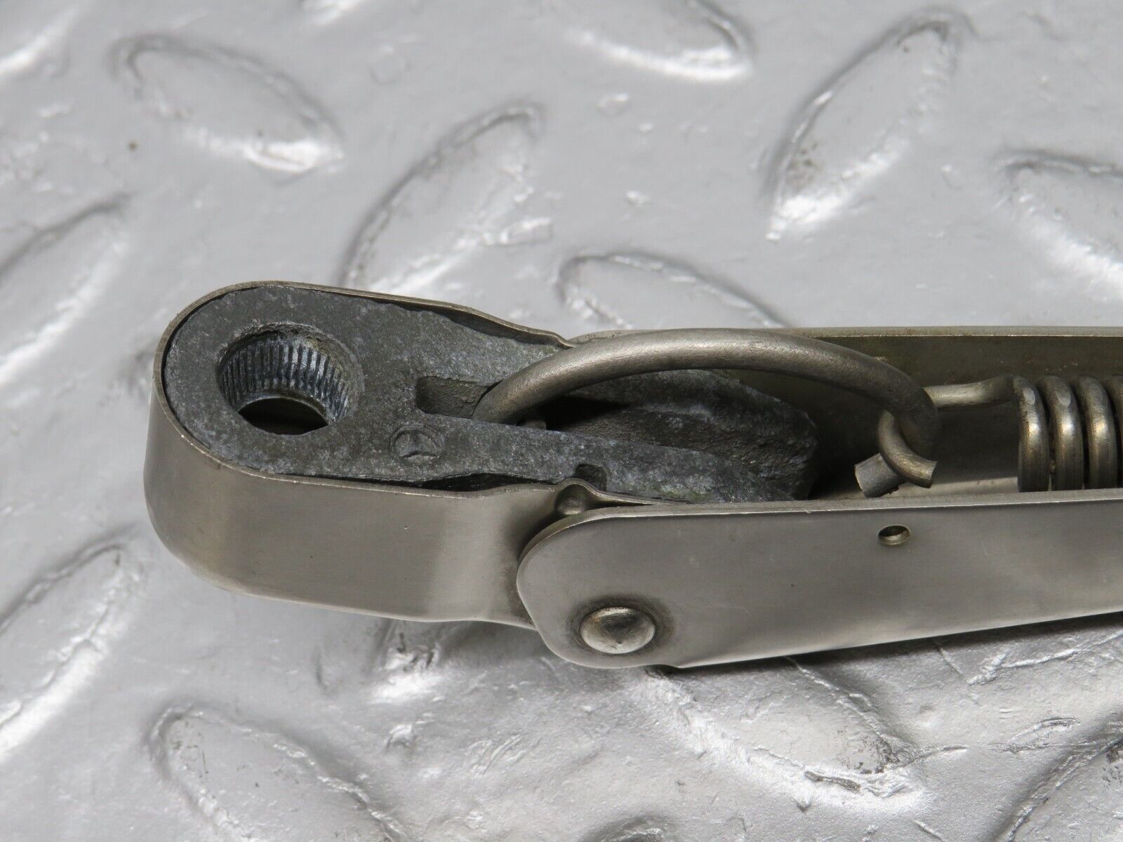 39105 Mercedes-Benz R107 500SL Windscreen Wiper Arm Right Side