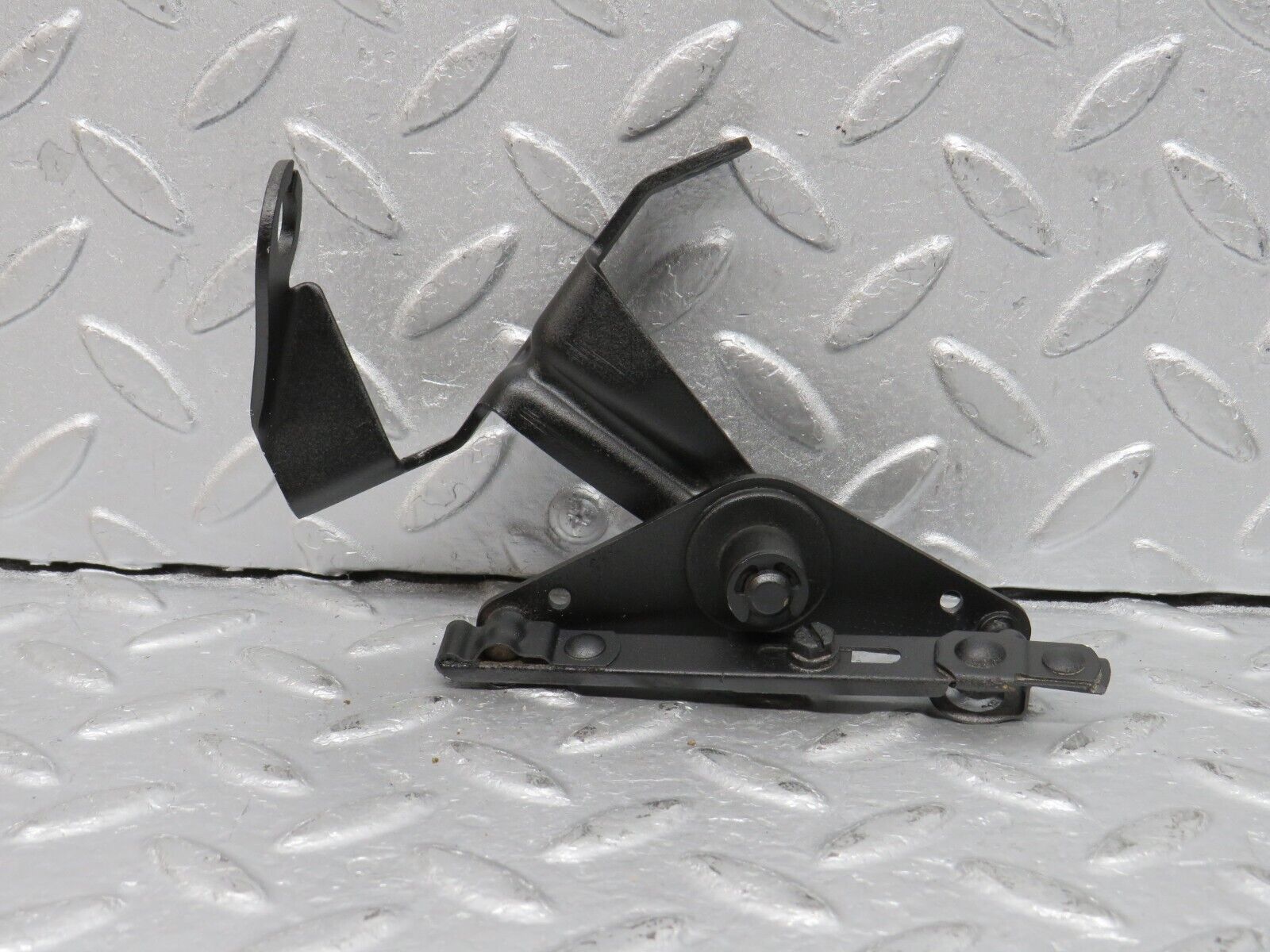 39261 Mercedes-Benz R107 500SL Throttle Linkage