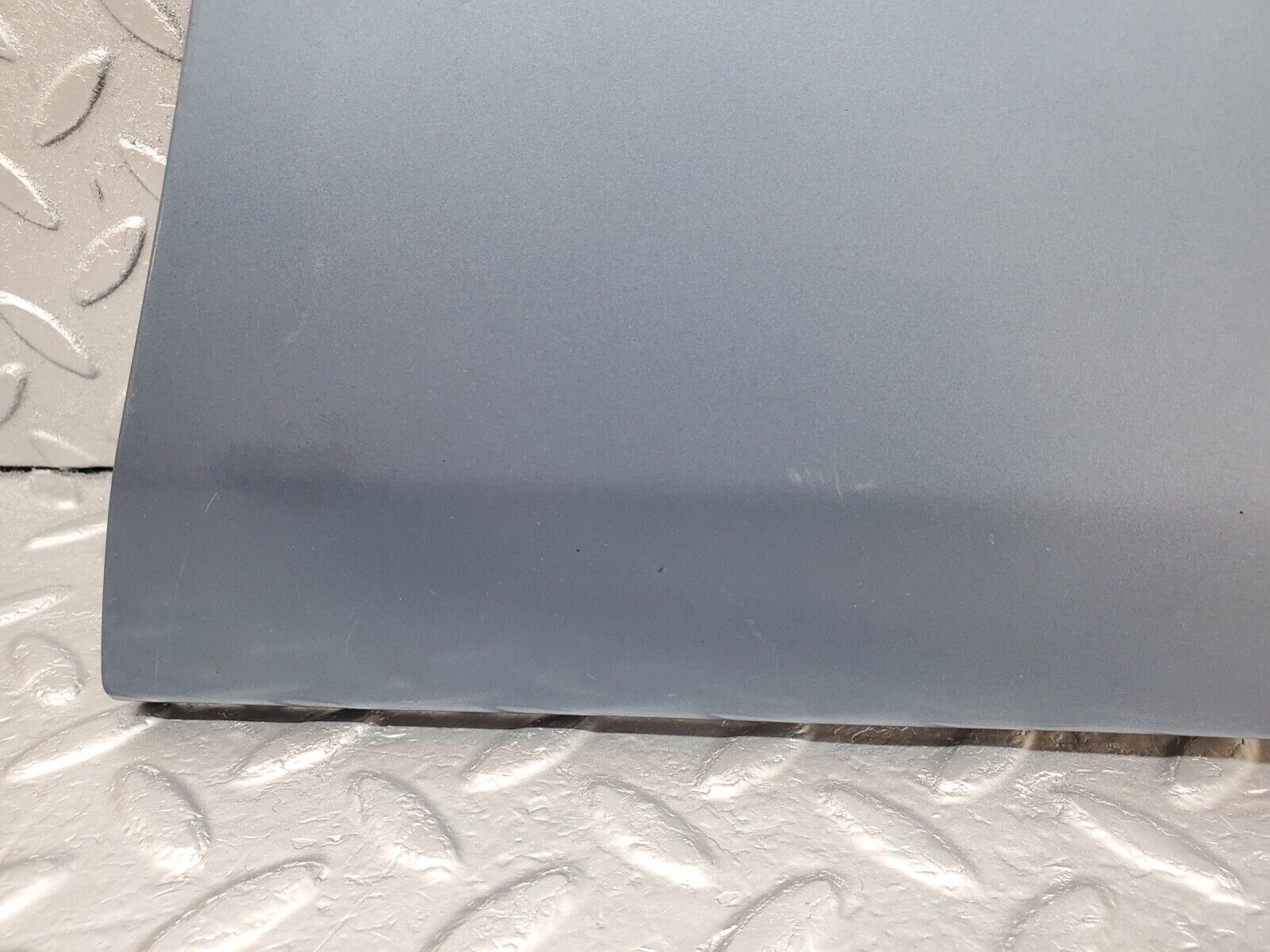 44645 Mercedes-Benz W124 220E Front Right Fender Wing Moulding Trim 1246901440