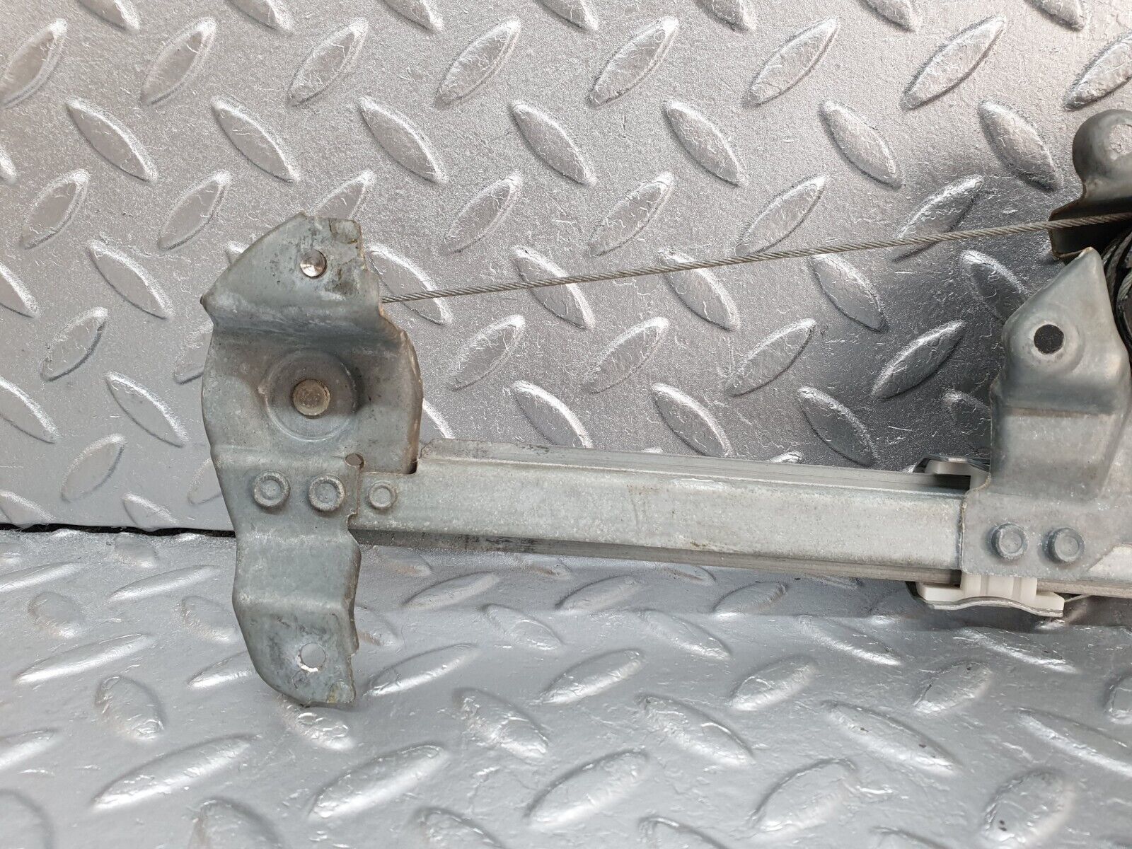 41941 Mercedes-Benz W202 C200 Rear Right Power Window Regulator