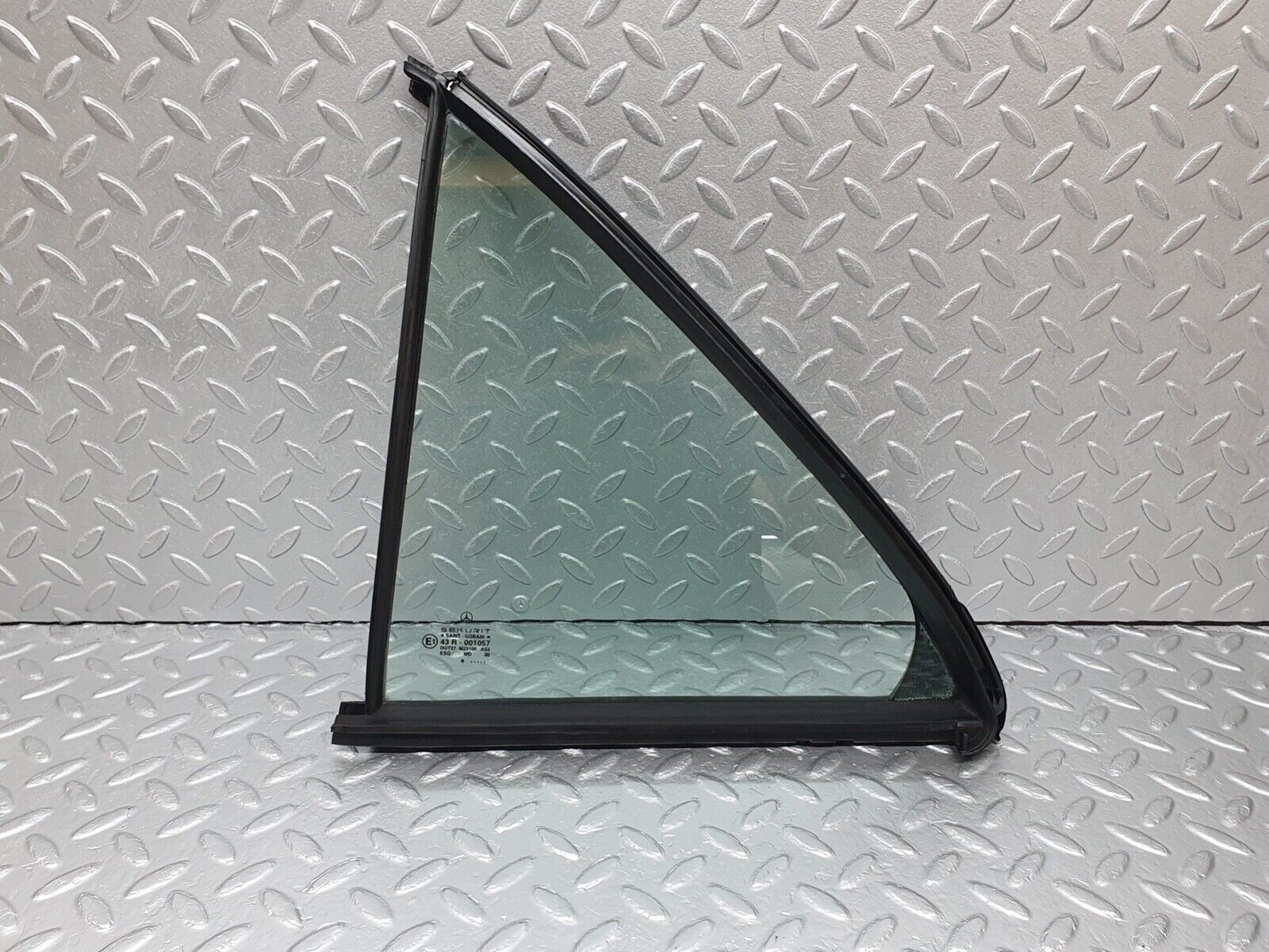 41997 Mercedes-Benz W202 C200 Rear Left Quarter Window Glass 2027350127