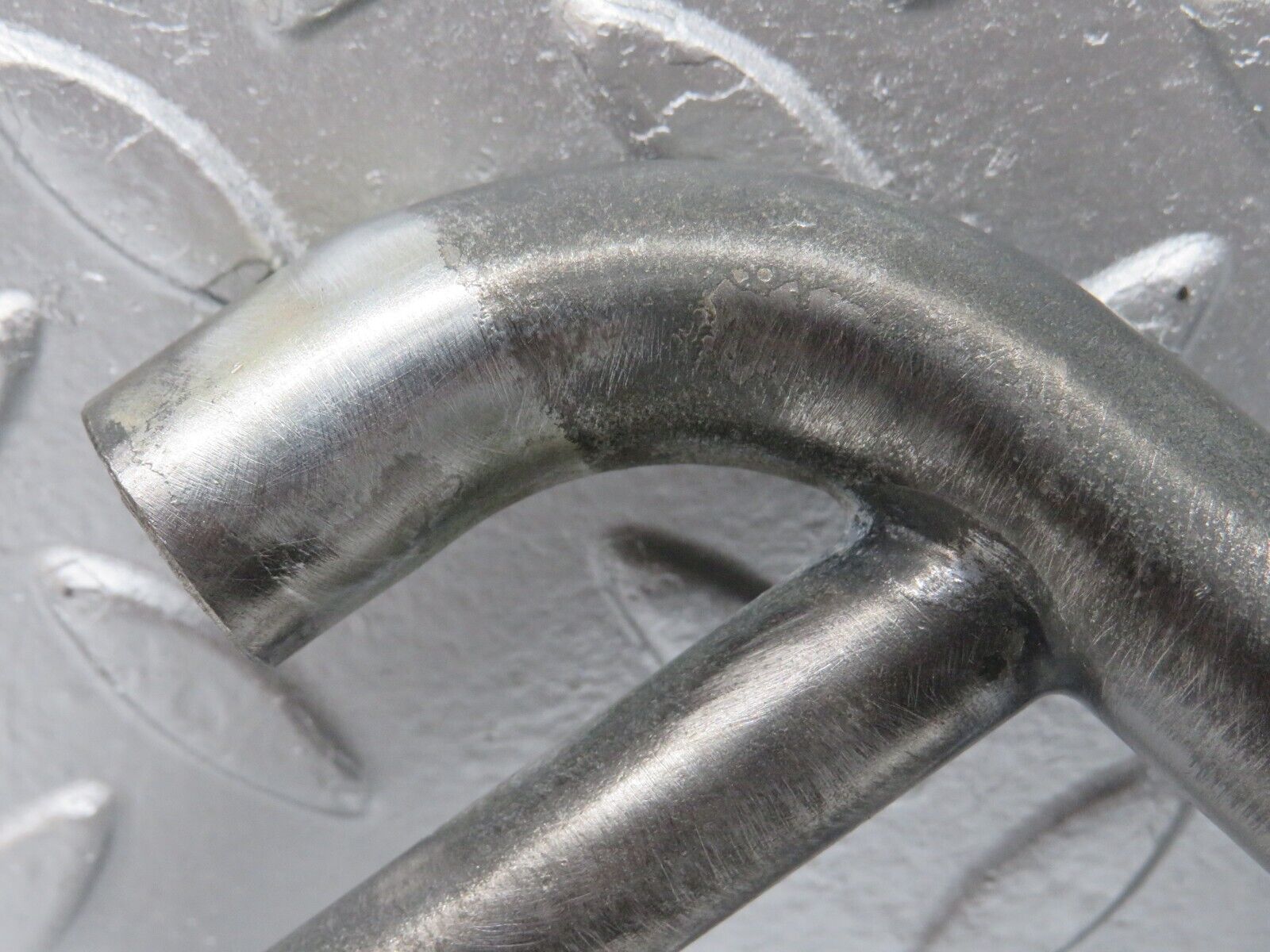 33072 Mercedes-Benz C107 R107 350 V8 Air Intake Pipe