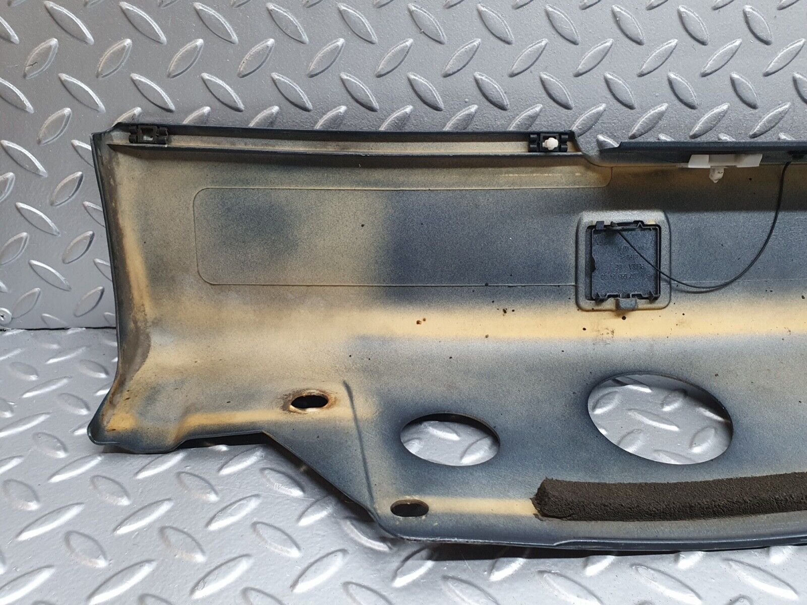 42024 Mercedes-Benz W202 C200 Side Skirt Right Side 2026982430