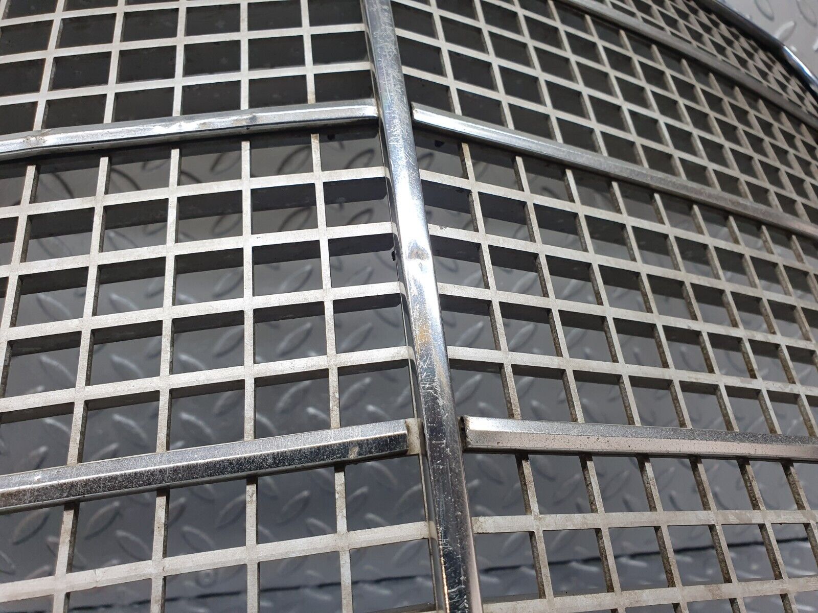 43398 Mercedes-Benz W108 280SE Bonnet Grill Chrome