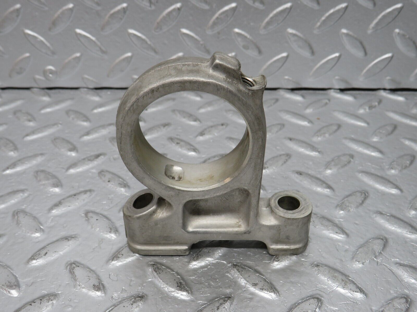 32799 Mercedes-Benz C107 R107 350 V8 Camshaft Tower Bearing 1160512112