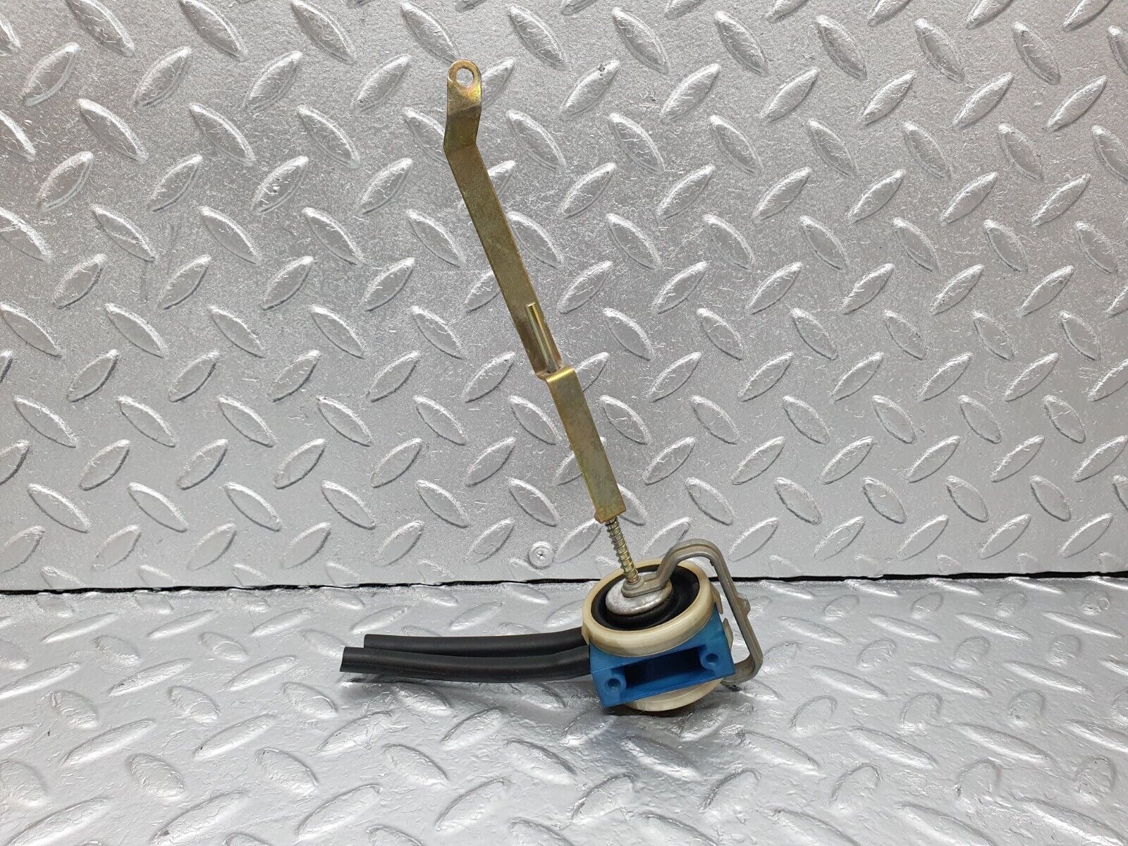 43100 Mercedes-Benz C107 350SLC Coupe Trunk Lock Vacuum Actuator NT8845701