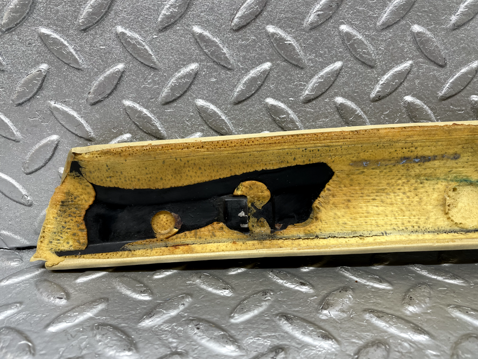 44255 Mercedes-Benz W123 280E A Pillar Cover Panel Right Side Beige