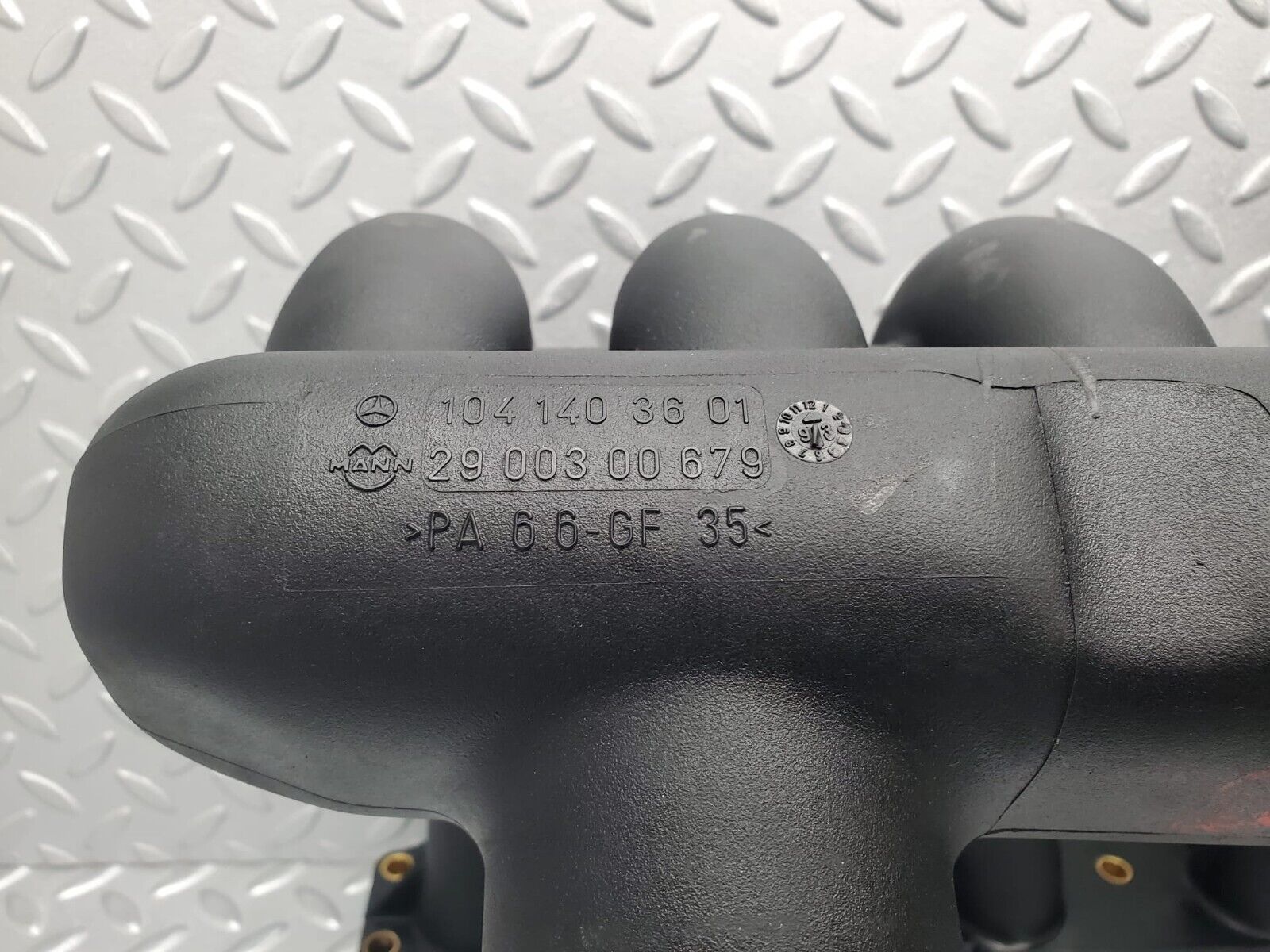 46118 Mercedes-Benz M104.942 Engine Intake Manifold 1041403601