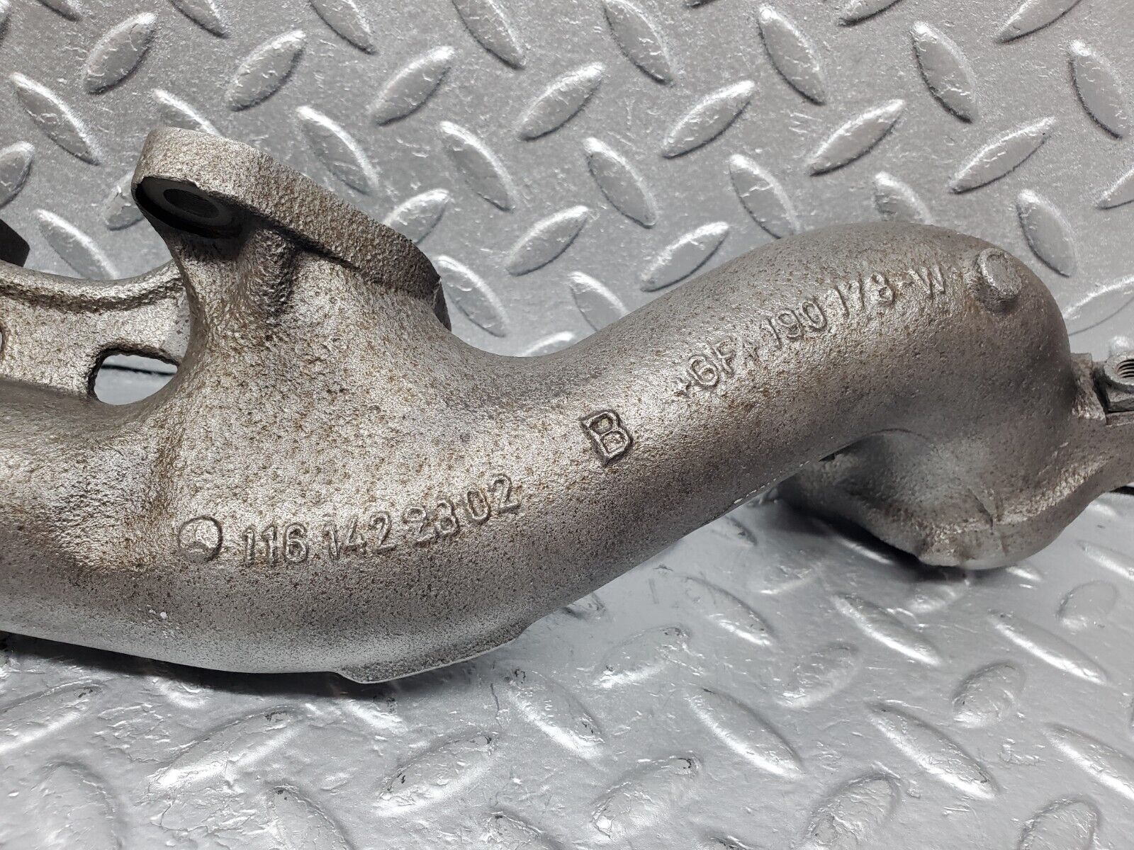 45919 Mercedes-Benz W126 420SE Exhaust Manifold Left 1161422302