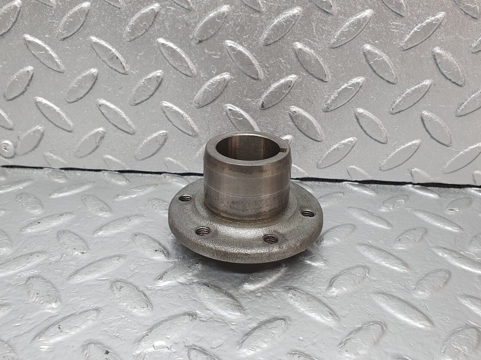 43793 Mercedes-Benz C126 380SEC Coupe Crankshaft Sleeve Hub