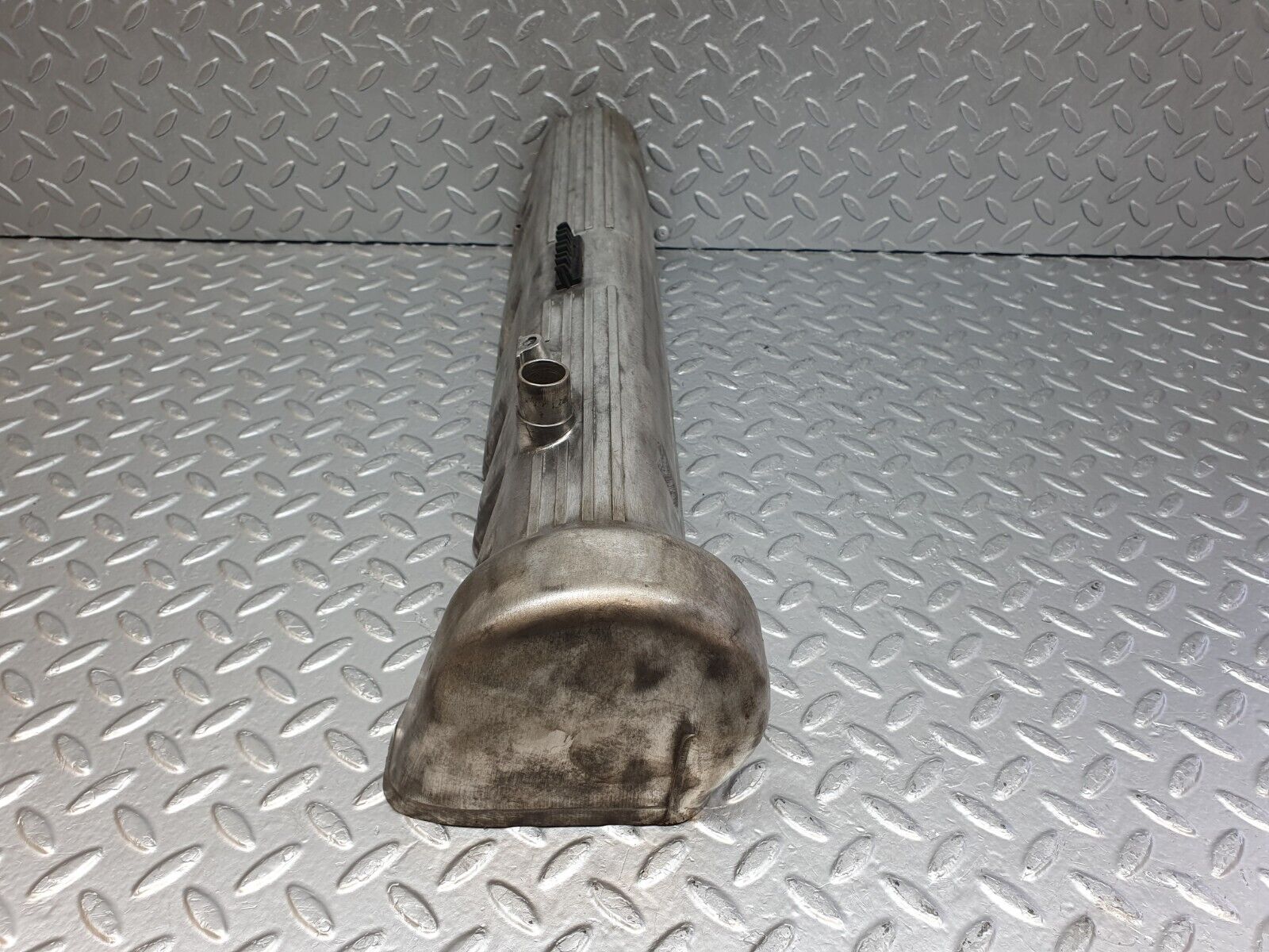 43735 Mercedes-Benz C126 380SEC Coupe Cylinder Head Cover Left 1170160005