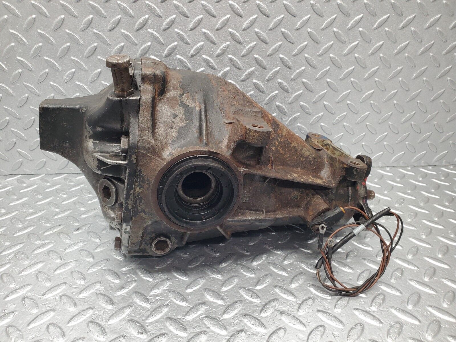 46711 Mercedes-Benz C123 280CE Coupe Rear Differential Ratio 3.58 1233510301