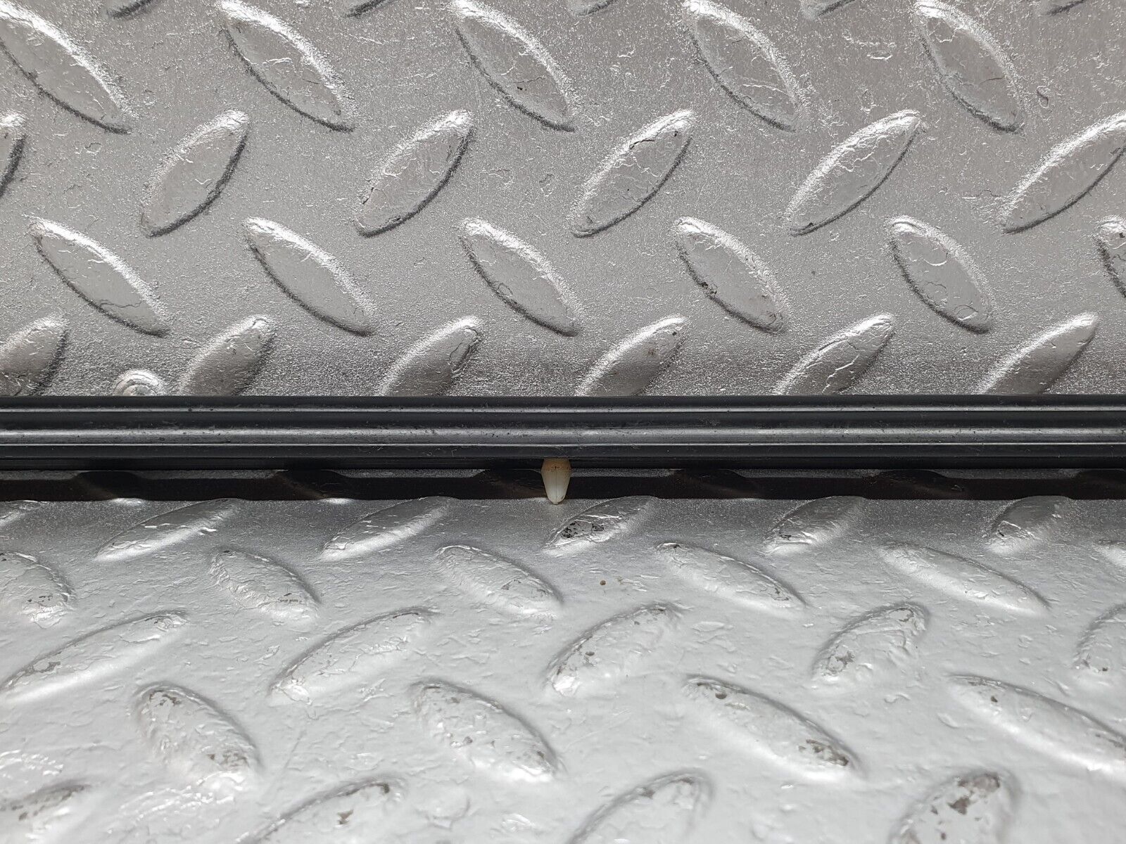 43455 Mercedes-Benz W108 280SE Front Right Door Centre Moulding Trim