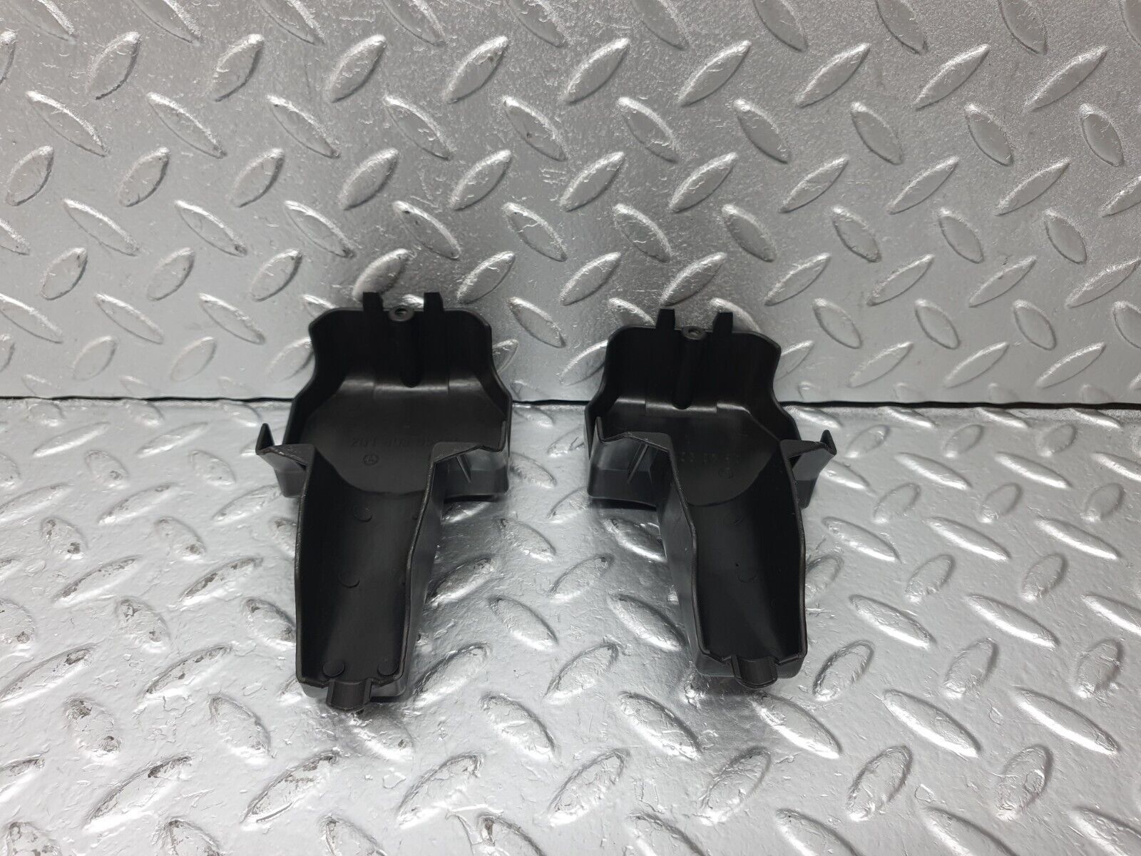 42772 Mercedes-Benz W201 190 2.0L Rear Door Lock Vacuum Actuator Covers 2018050590