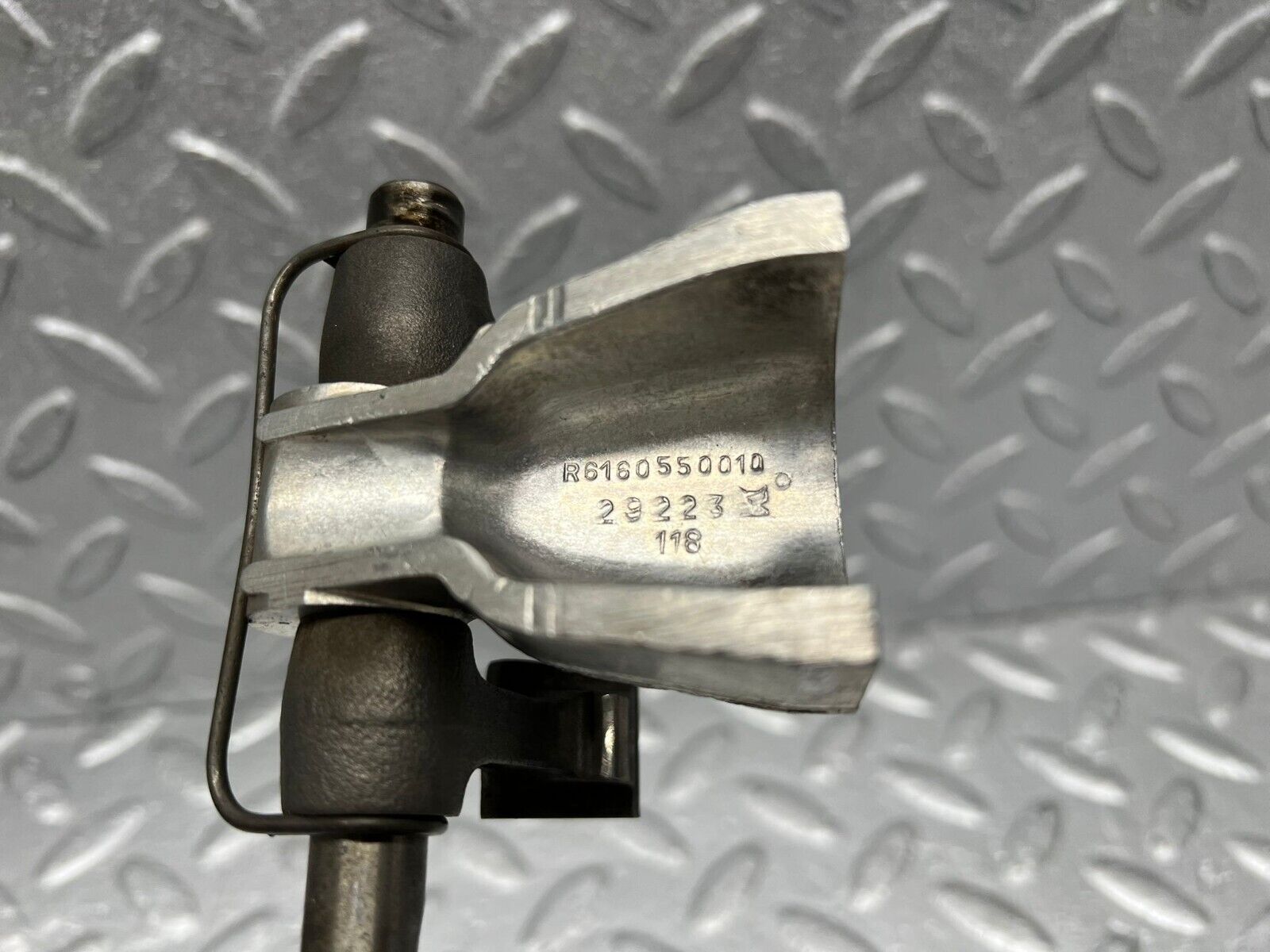 46326 Mercedes-Benz W123 300D Camshaft Rocker Arm 5 Cylinder 6160550010