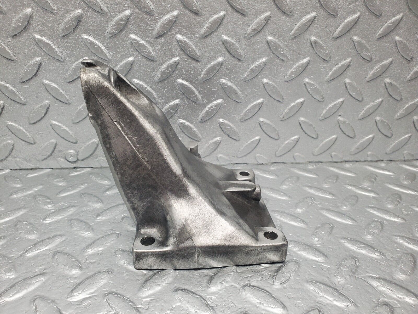 46168 Mercedes-Benz W124 280E Engine Mount Bracket Left Side 6032236004