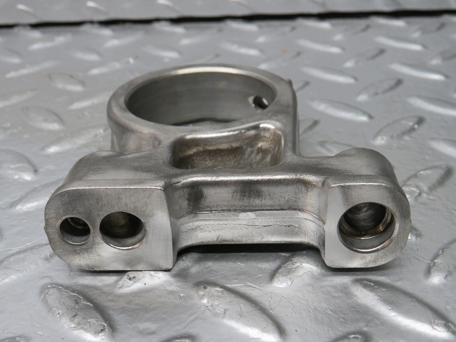 33000 Mercedes-Benz C107 R107 350 V8 Camshaft Tower Bearing 1160512112